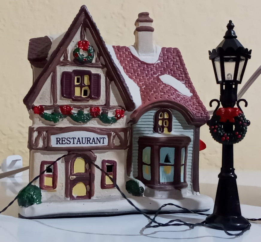 Christmas Village Post Office & Restaurant Plus 4 Street Lamps