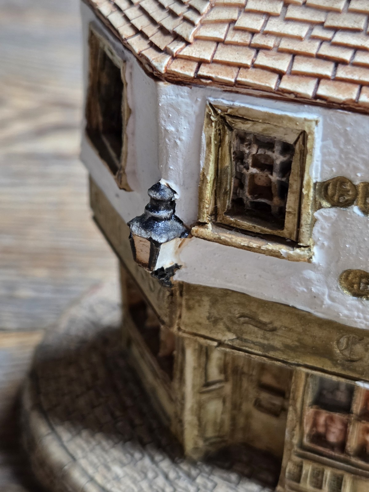 Lilliput Lane “Old Curiosity Shop” Charles Dickens 1985 Signed Unboxed