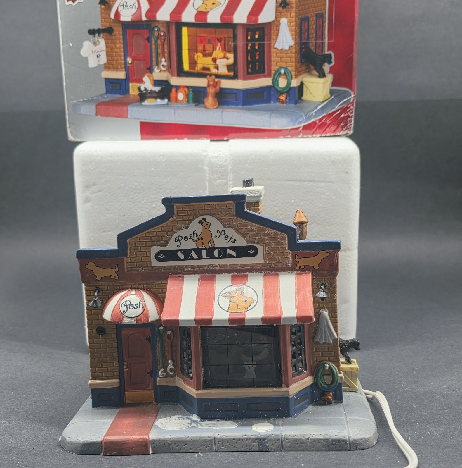2013 Lemax Signature Collection Posh Pets Salon Light Up – Michael’s Exclusive