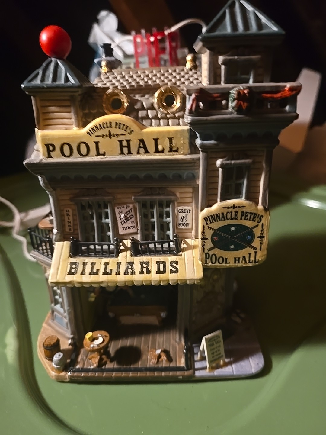 Lemax Plymouth Corners Pinnacle Pete’s Pool Hall Porcelain Lighted Building NICE