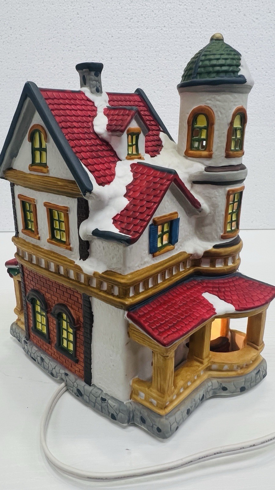 Copperfield Keepsake “Gifts & Antiques” Porcelain Lighted House Excellent !
