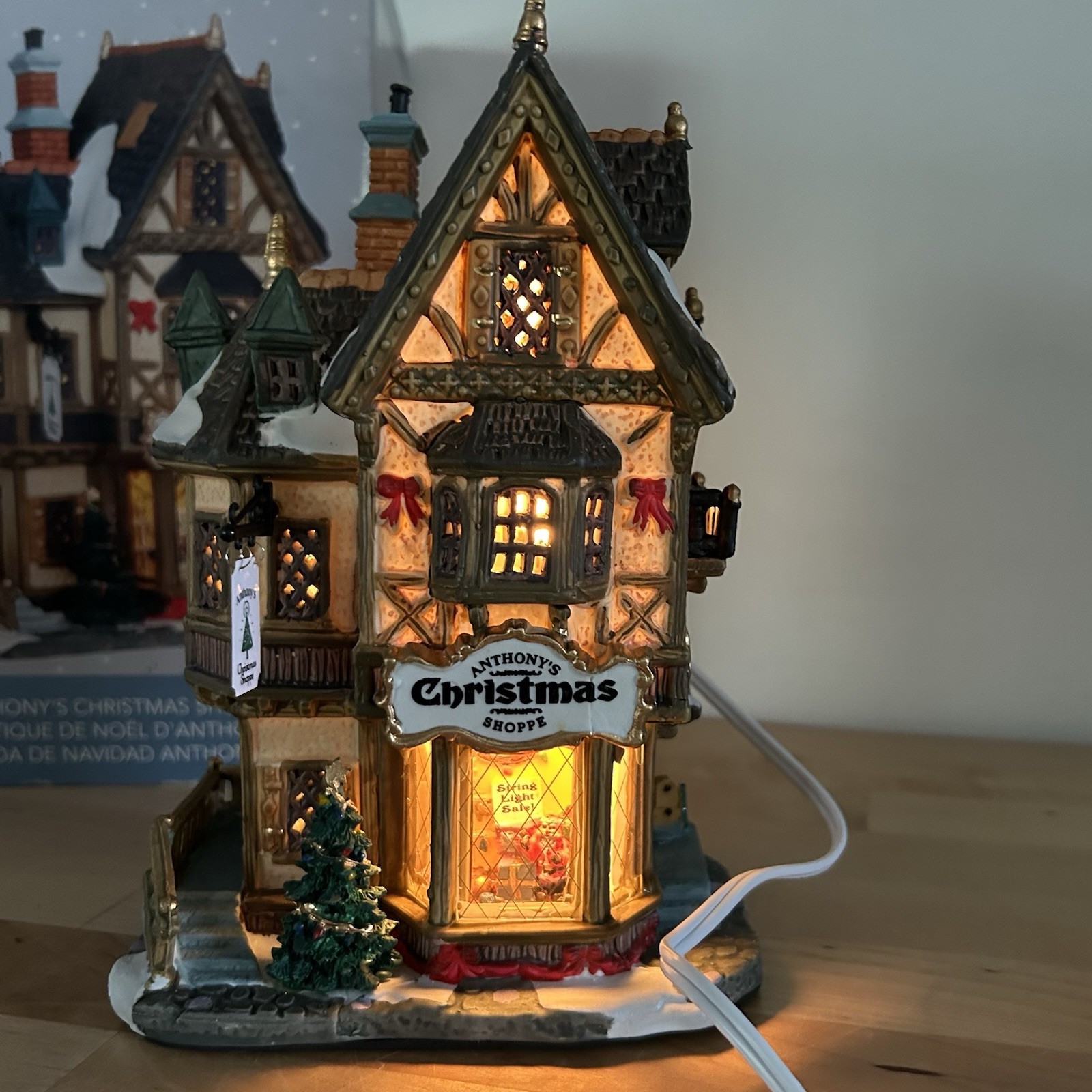 Lemax Anthony’s Christmas Shoppe Carole Towne Lighted Victorian Village 2014