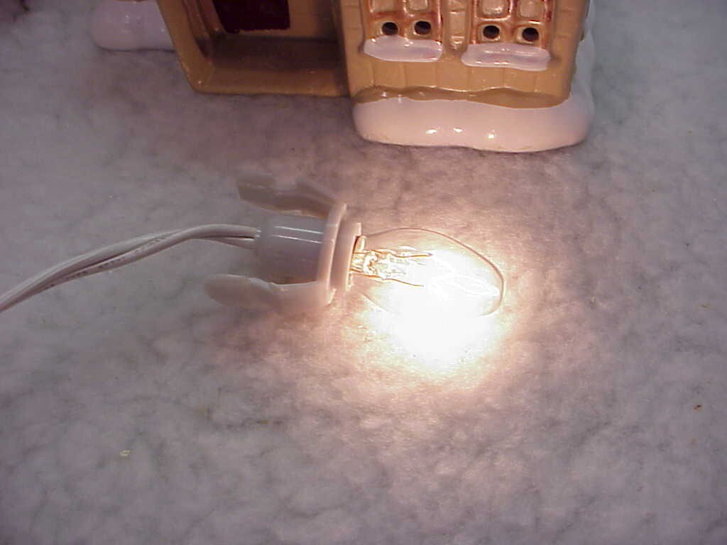 Vintage House of Lloyd Country Cottage Lighted House Snow Draped Roof Marked