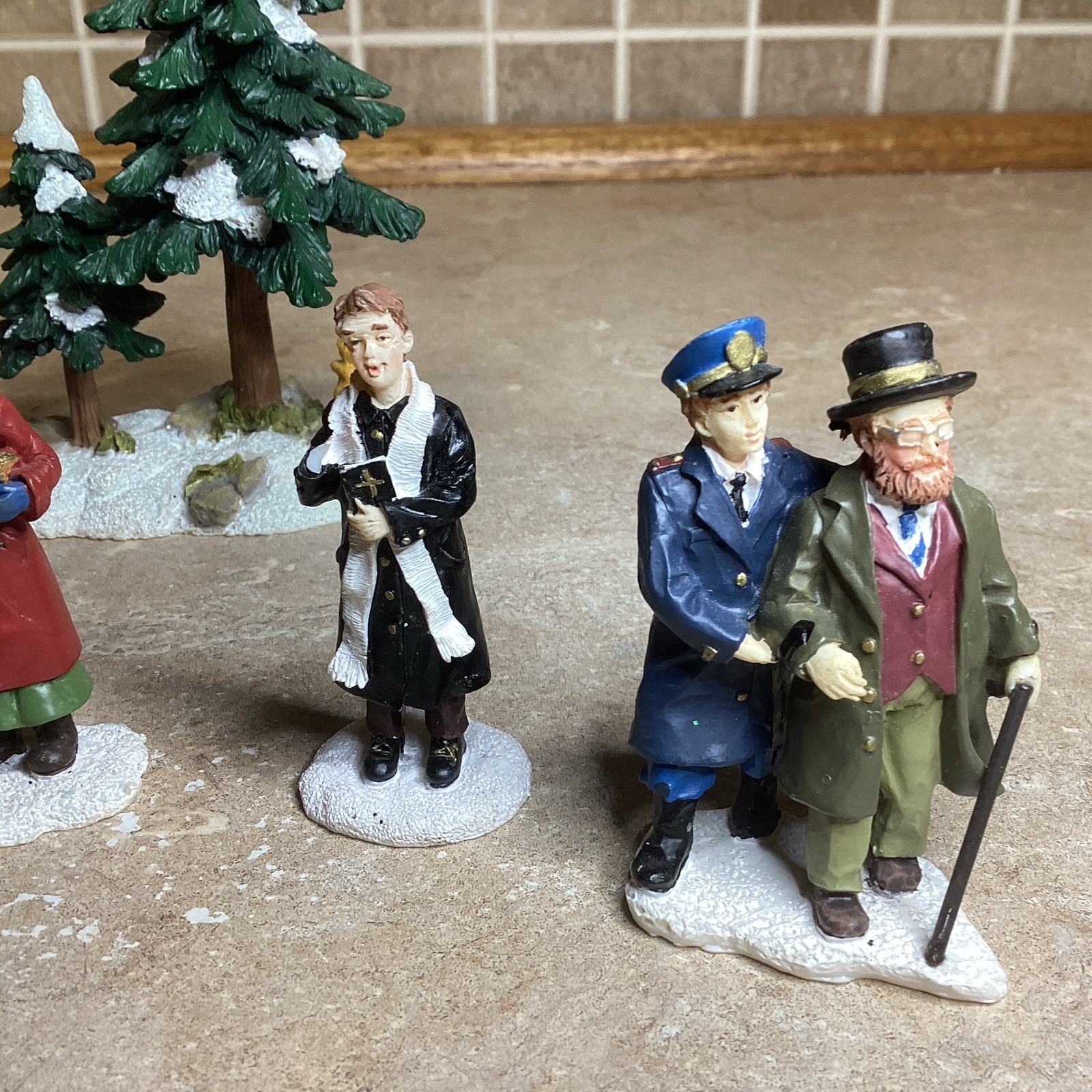 Set of 6 -Christmas Village Accessories- 3” People,trees,deer – EUC