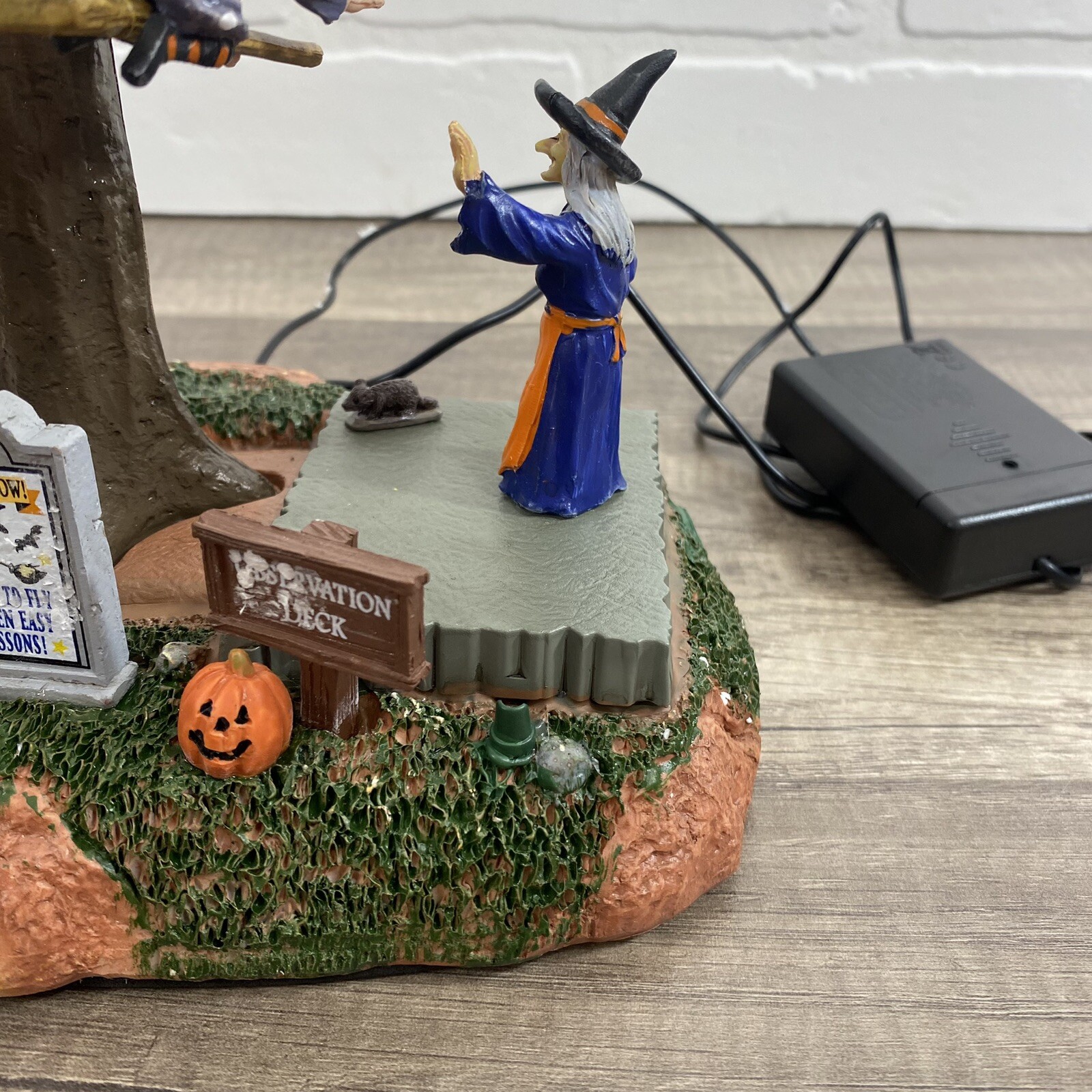 Lemax Spooky Town~Little Ghouls Flying School #64041 Lighted/Animated~Retired