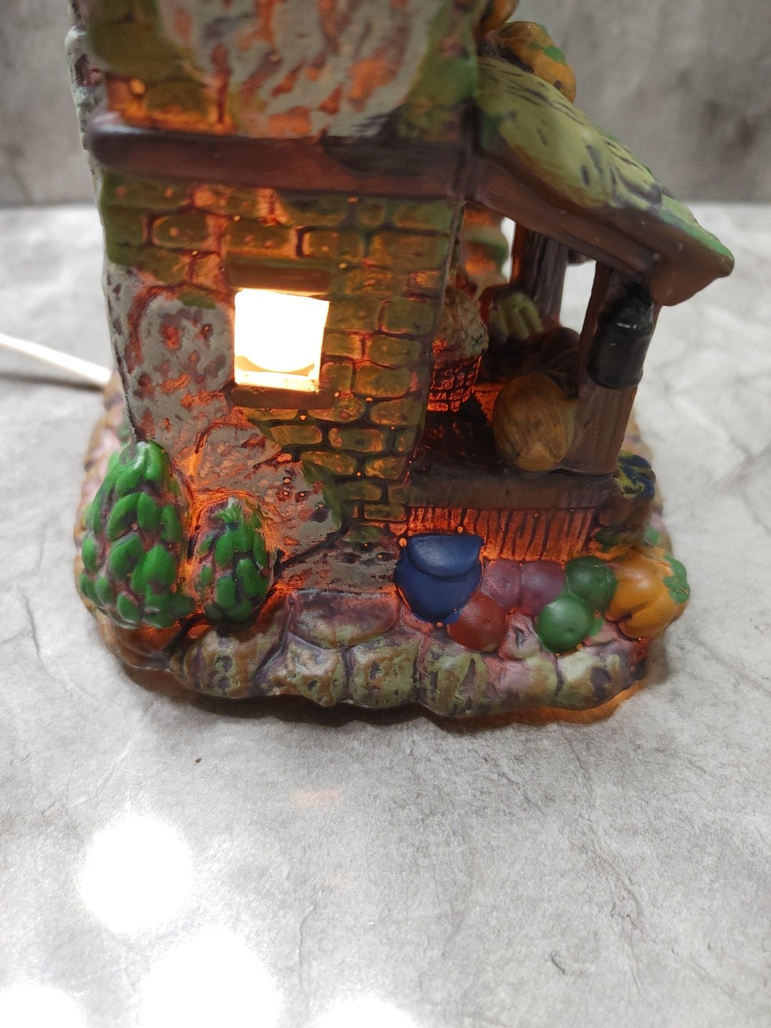 Grandeur Noel ? Christmas Nativity Bethlehem Village Dwelling House Lighted