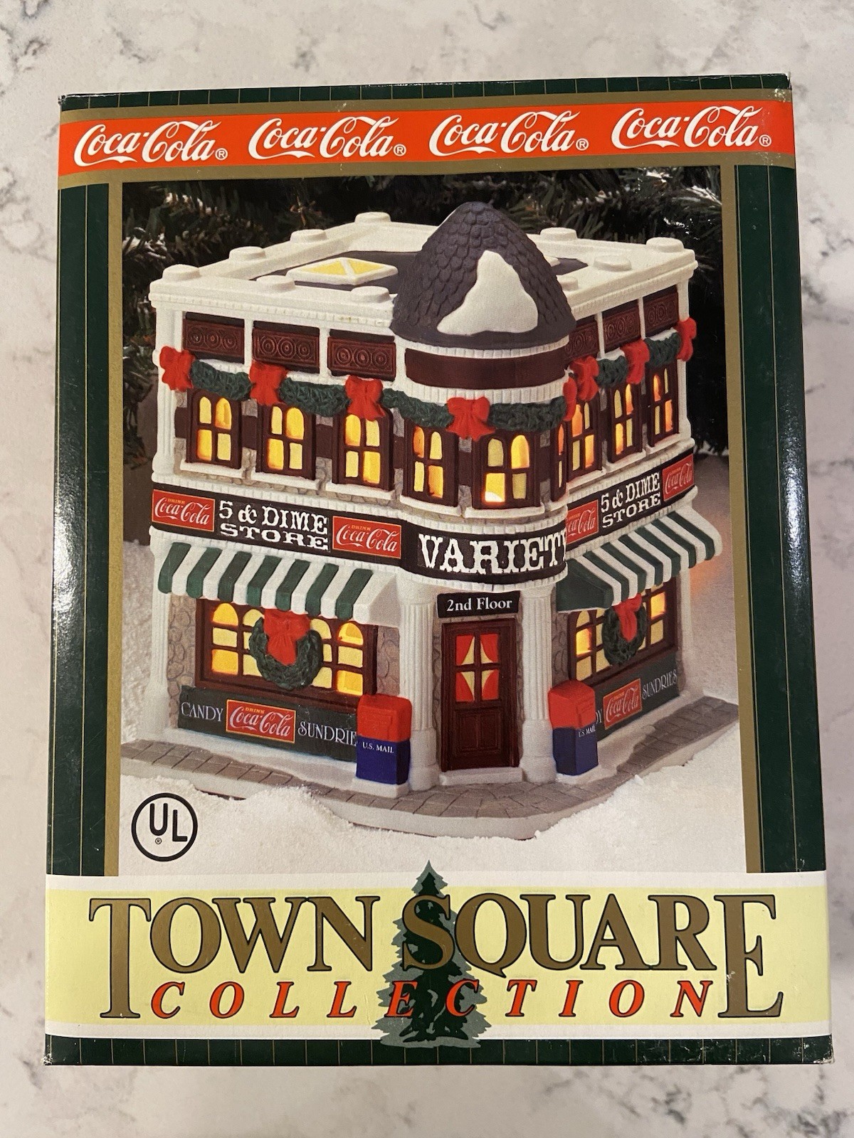 Coca Cola Town Square Collection – 5 & Dime Variety Store – 1997 NEW