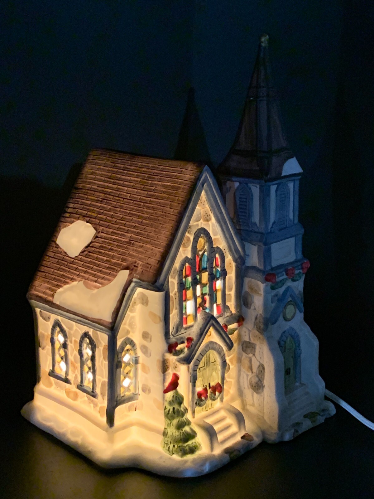 Christmas Village Porcelain Church Cathedral 1996 Lighted 10″ Four Star