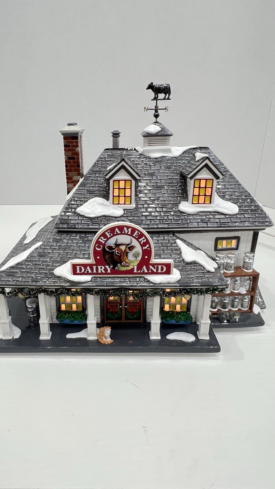 Dept 56 Snow Village “ Dairy Land Creamery” 55308 Retired 2002 Brand New !