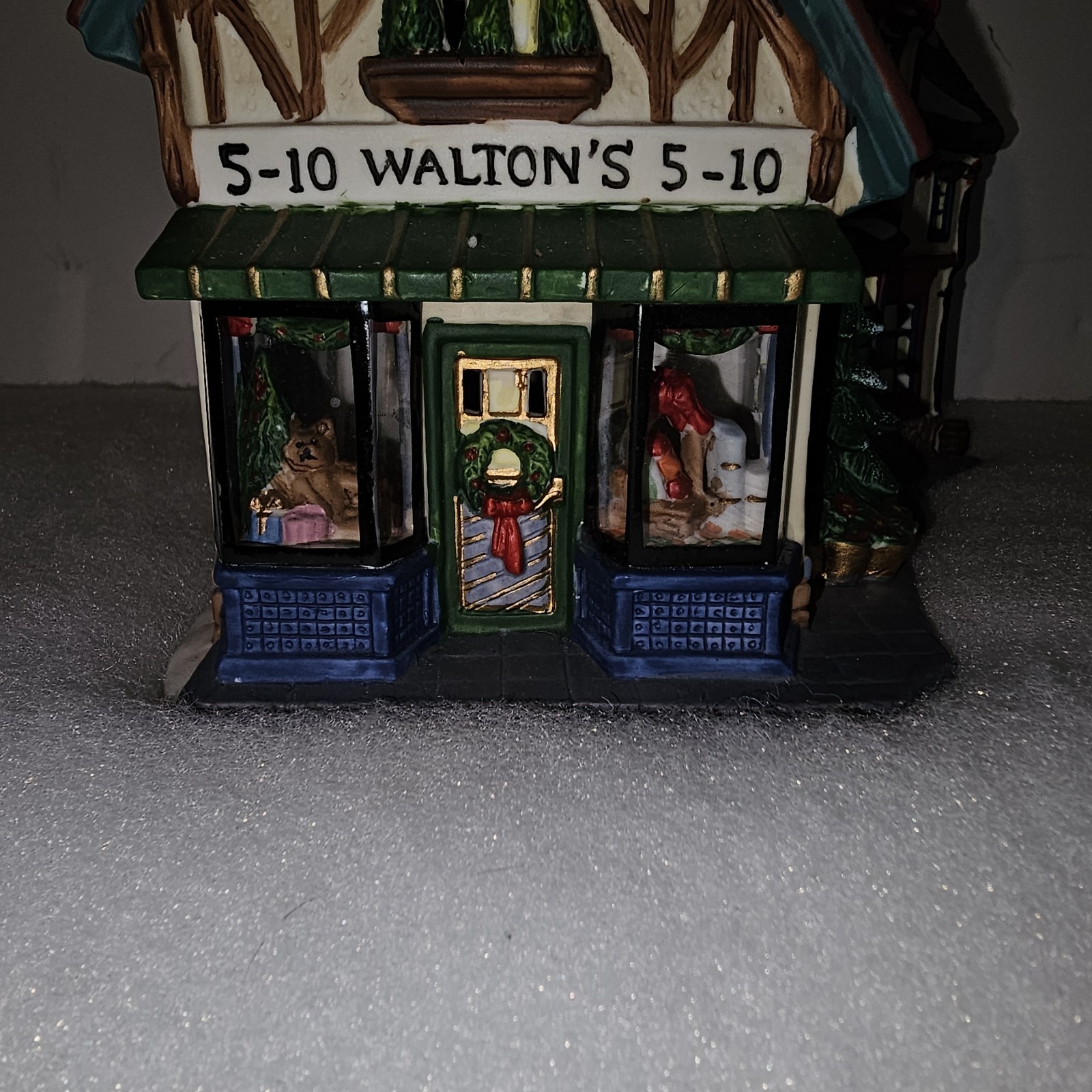 Vintage Holiday Time Walton’s Variety 5-10 Store Lighted Village Christmas House