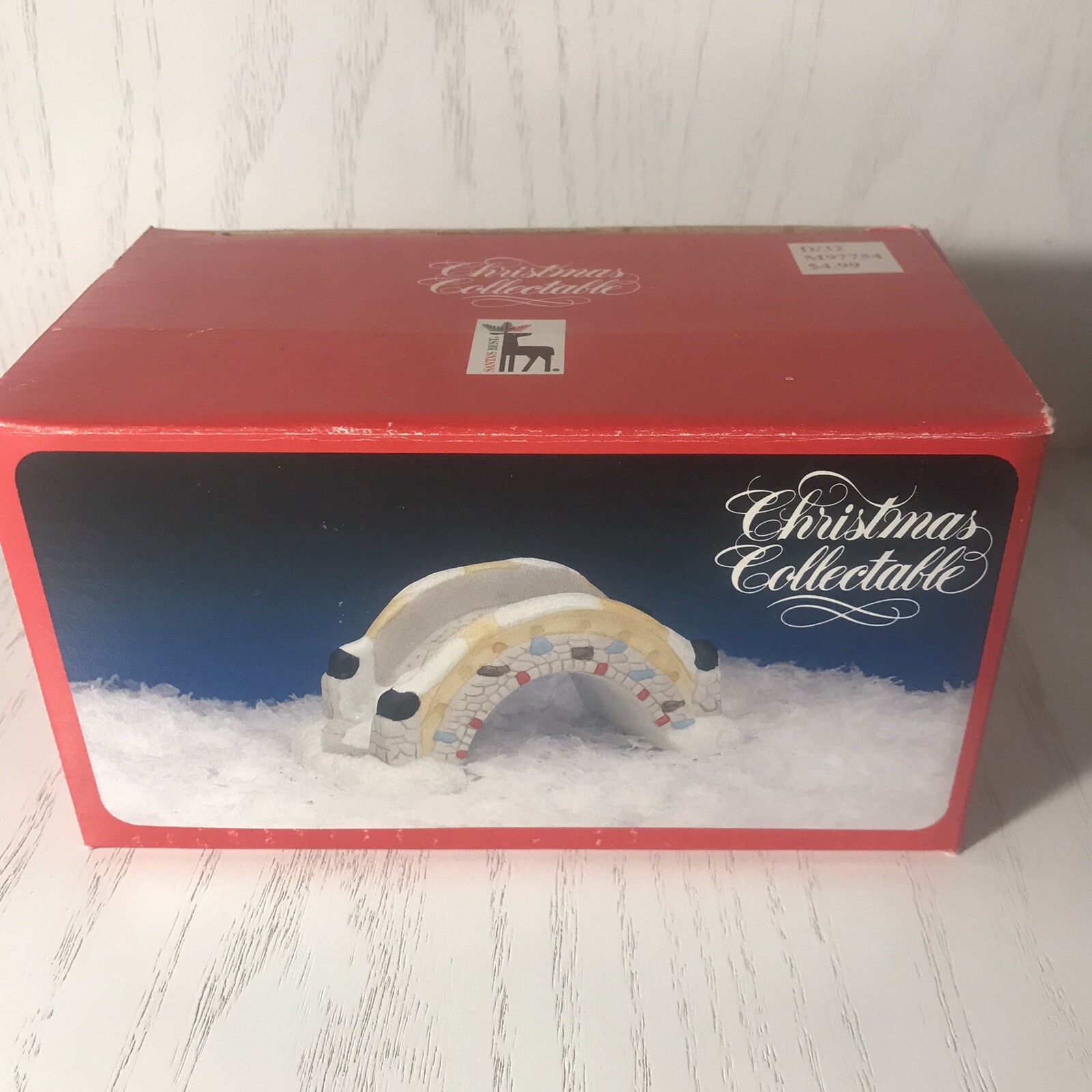Vtg christmas collectable snow covered bridge. 2-1/4” bridge Snow Scene (bin-T)