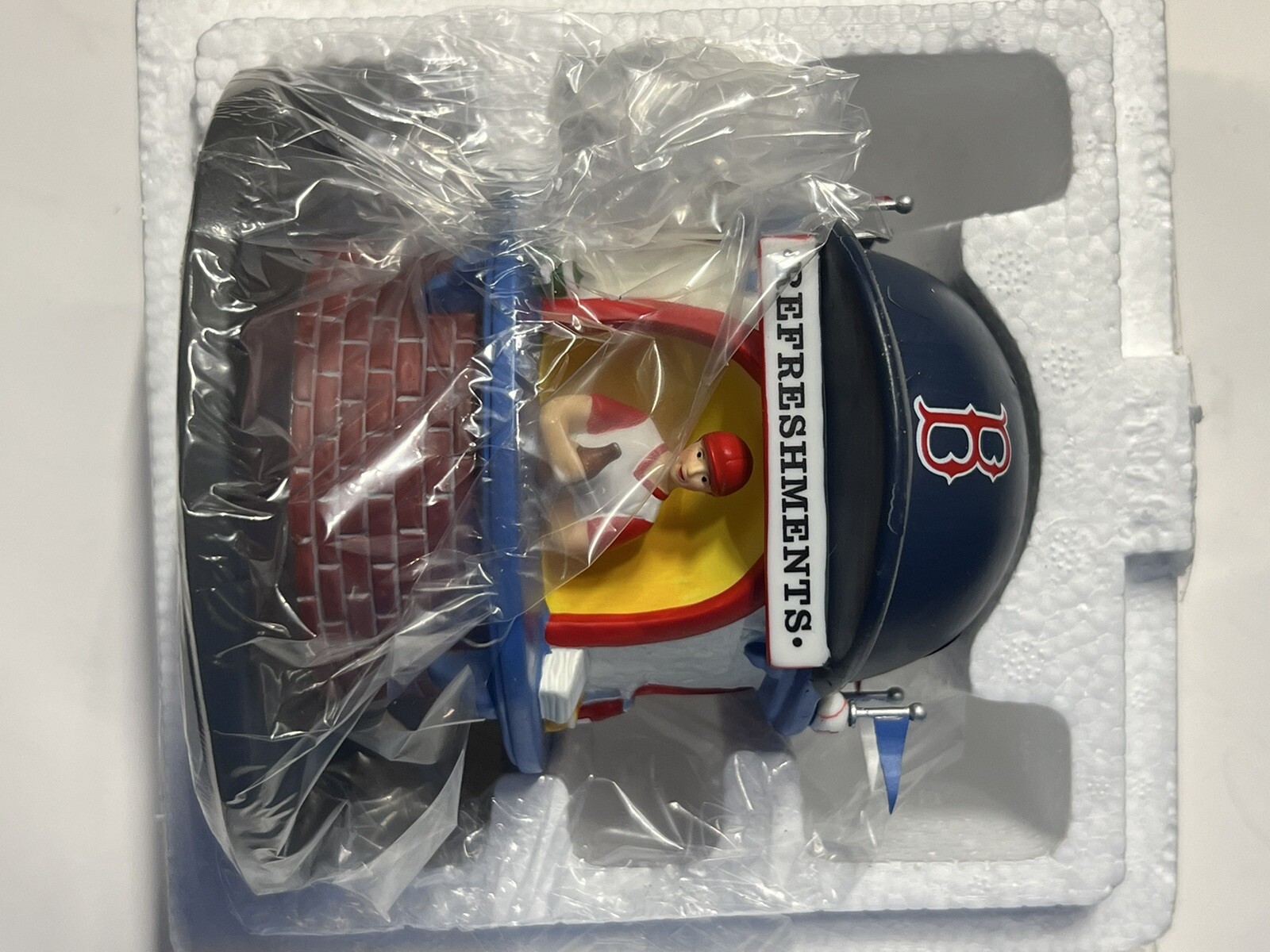 Dept 56 Boston Red Sox MLB Refreshment Stand 2004 Figurine NEVER DISPLAYED