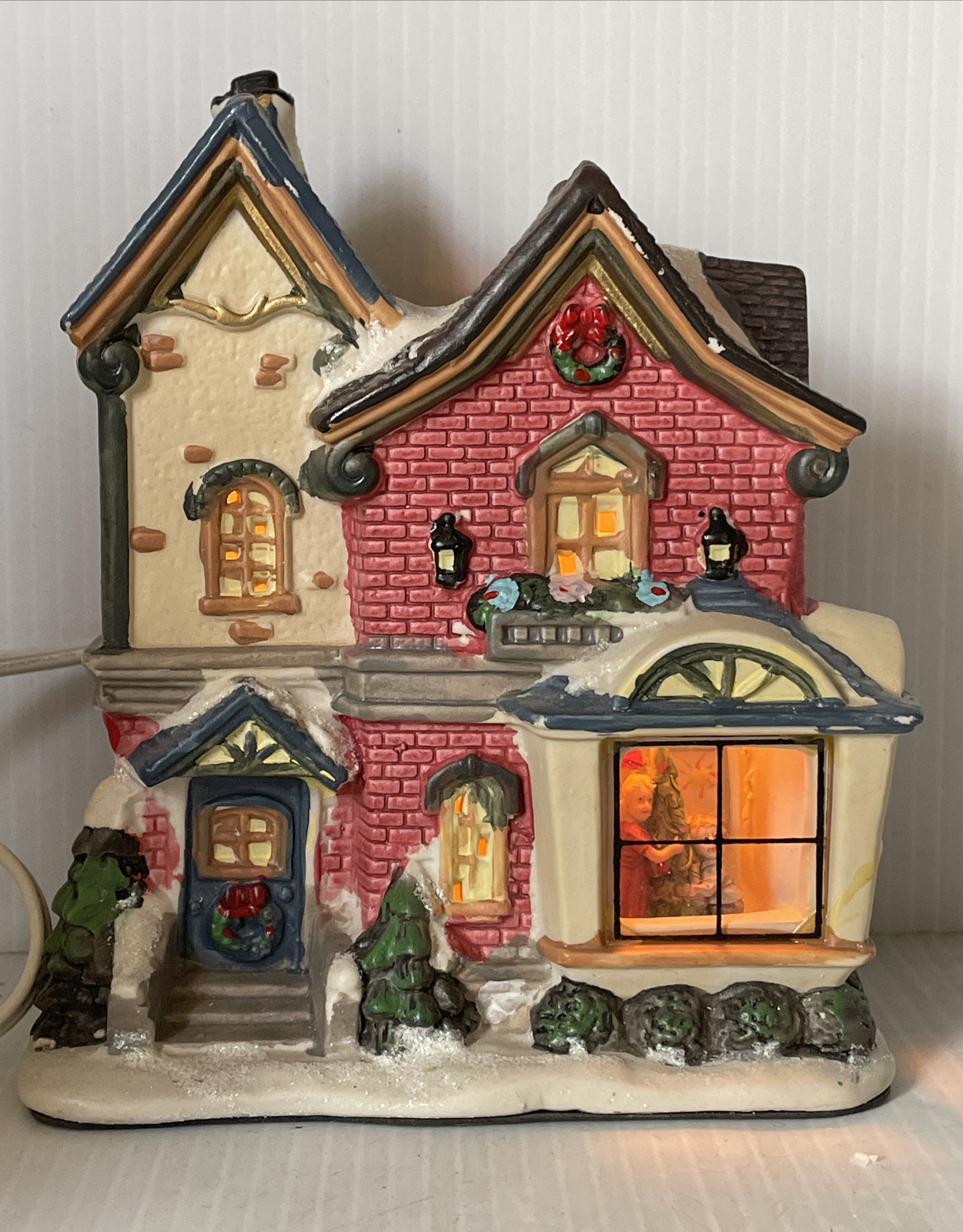 Victoria Falls Collector Series 4 Porcelain Lighted Residential House With Box