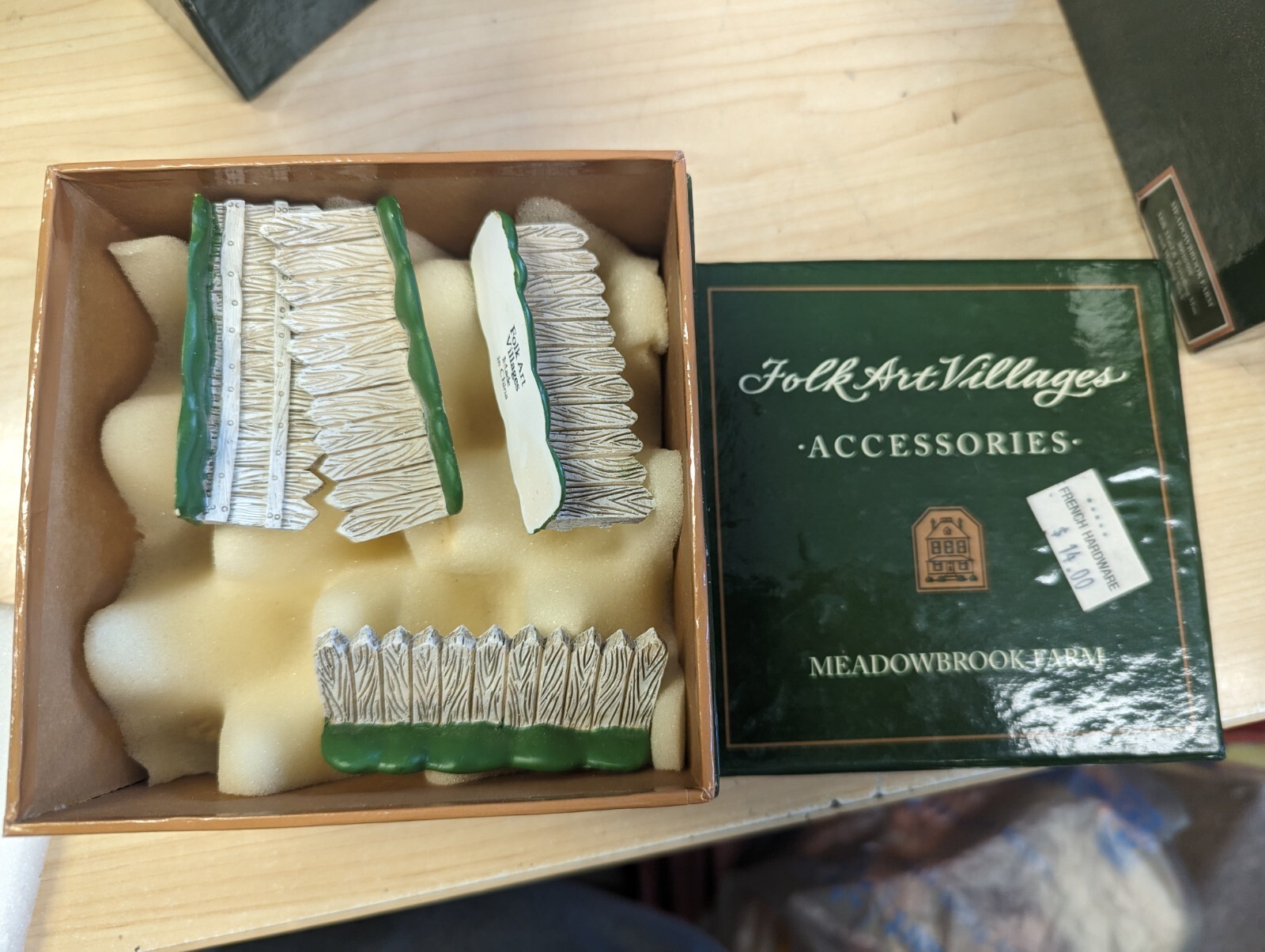 Folk Art Villages Meadowbrook Farm Old Picket Fences Christmas Accessories C5841