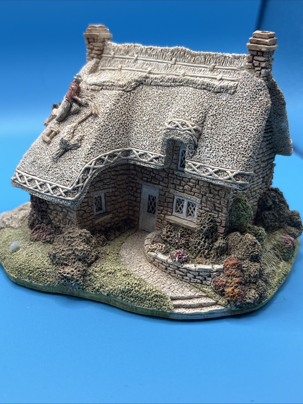 Lilliput Lane Set Of 2 Cottages Paradise Lodge And Bridle Way. Very Cute Houses.