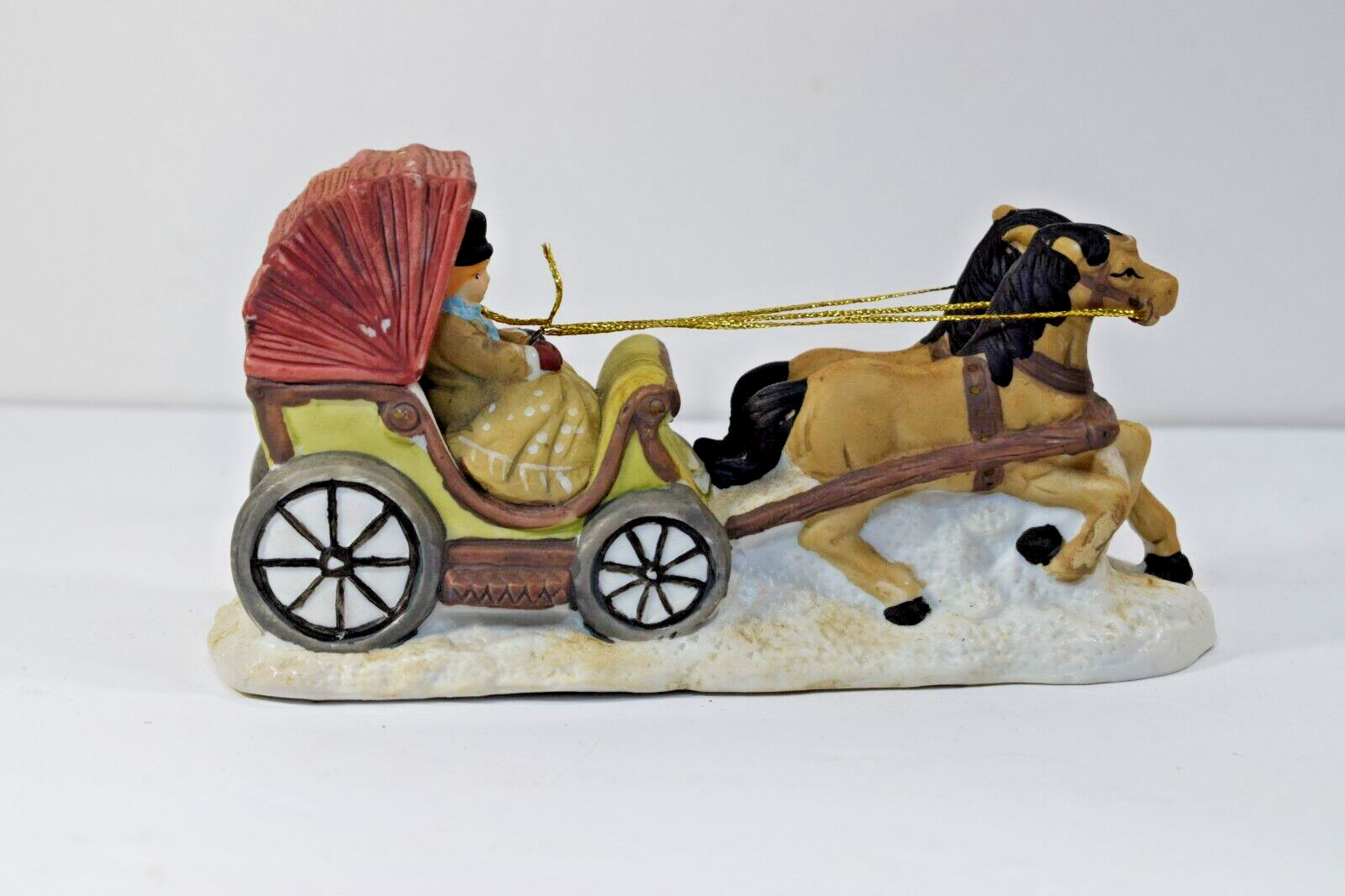 Dickens Collectables Horse Drawn Carriage