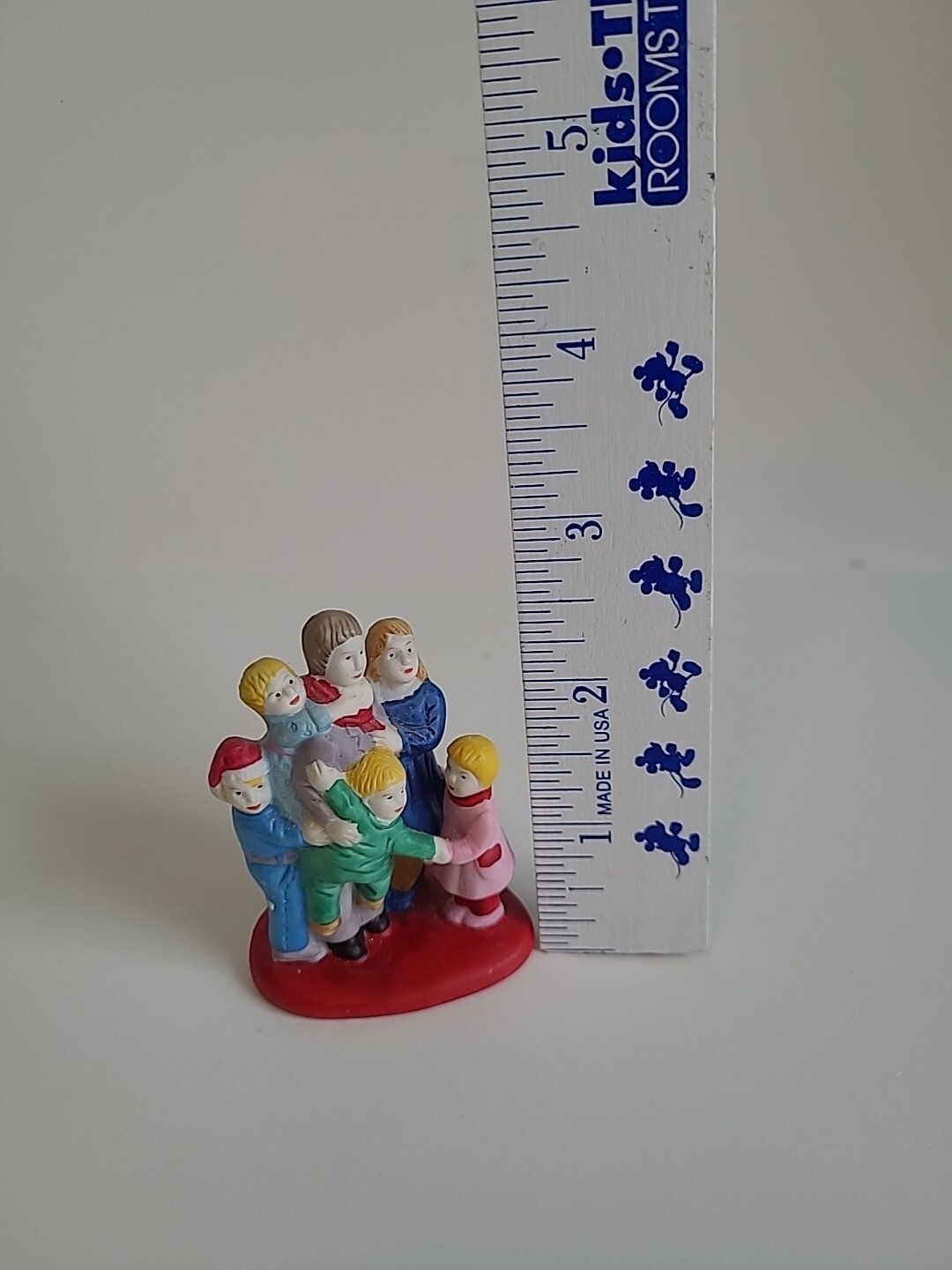 Christmas Village Family of Six 2.5″ Great Condition See Description!