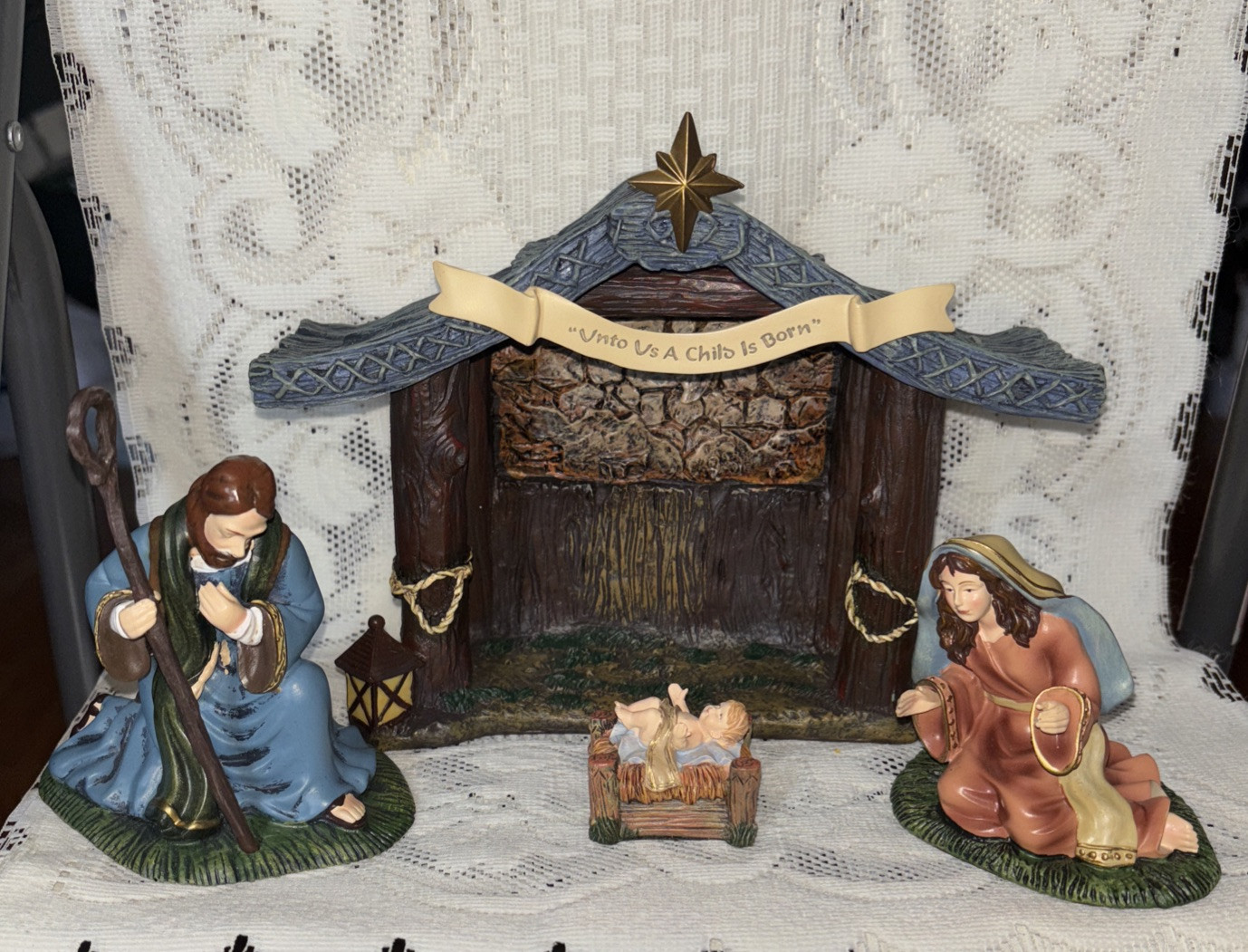 Thomas Kinkade Nativity Hawthorne Village Holy Family & Creche Joseph Mary Jesus