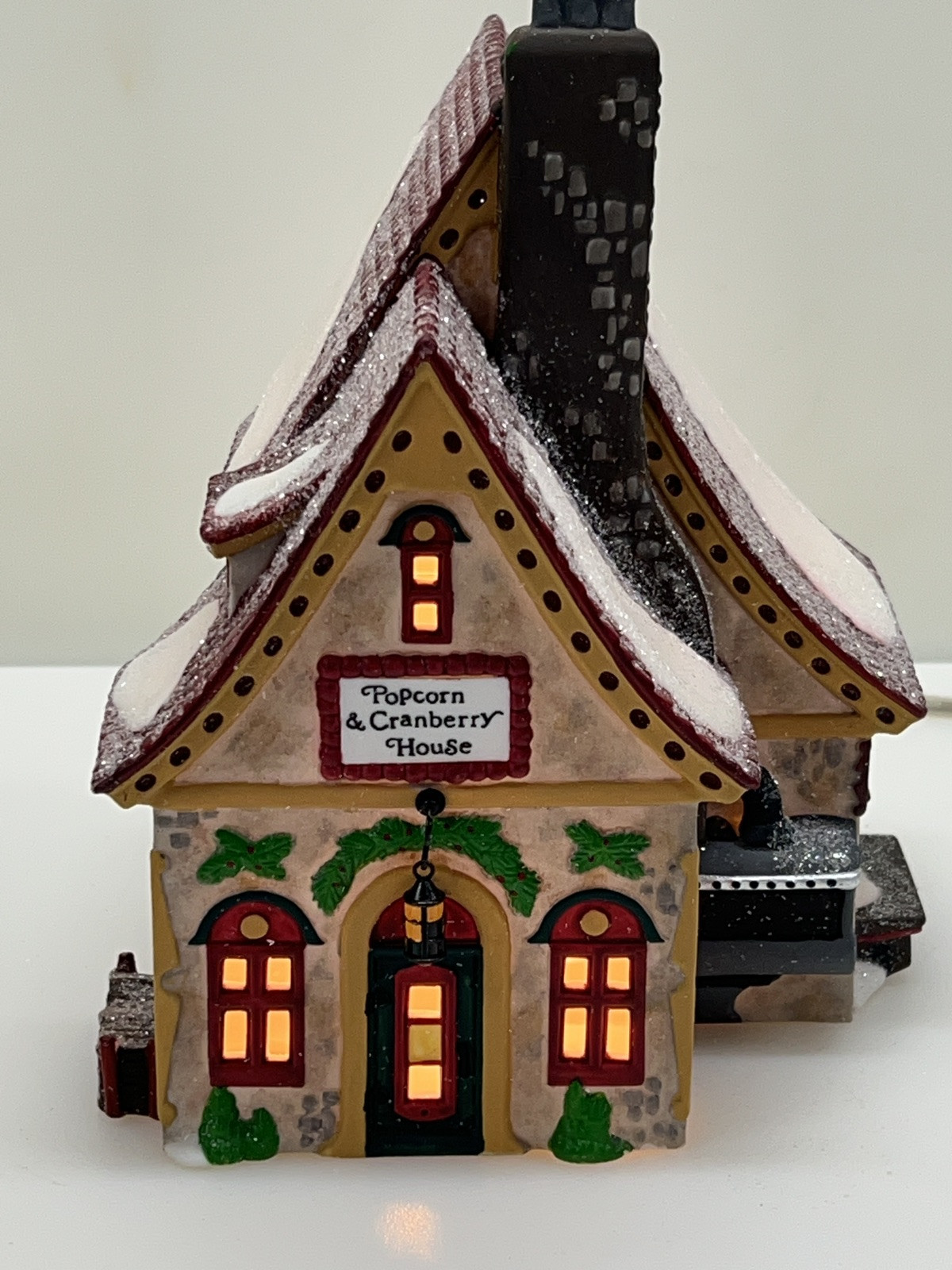 Dept 56 Popcorn And Cranberry House North Pole Series #56388