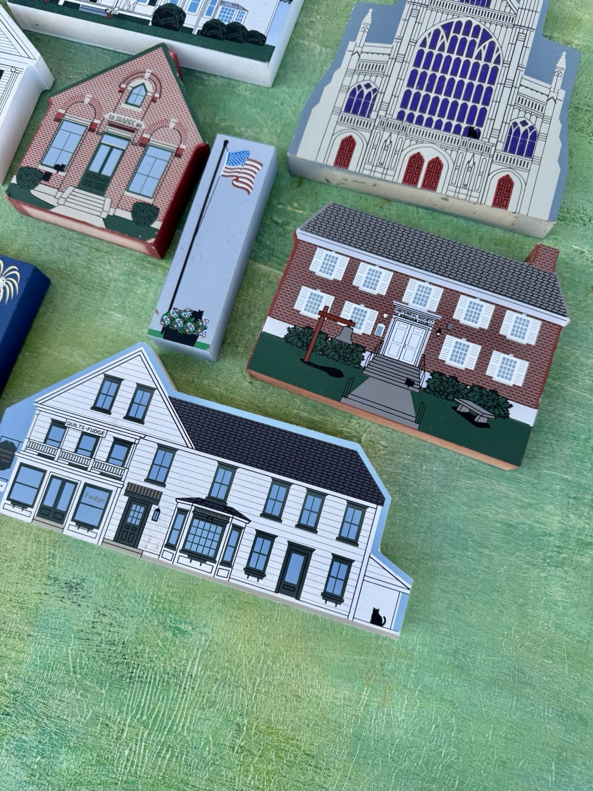12 Vintage The Cat’s Meow Vermont Village 1994-2006 Lot. Some Rarer Pieces.