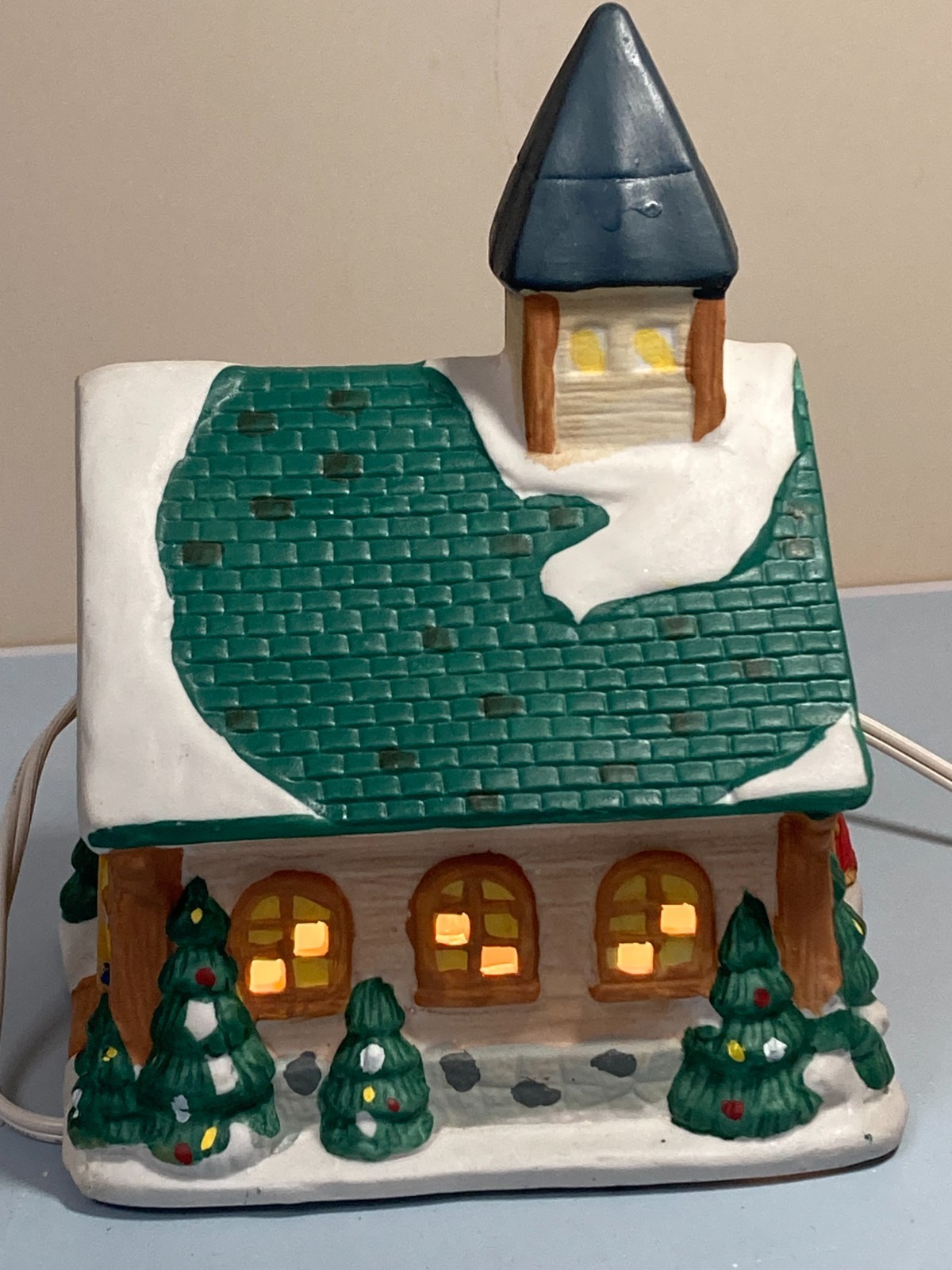 Teddy Bear Lighted Church 5x6x7in VTG 1996 North Pole Express Christmas Village