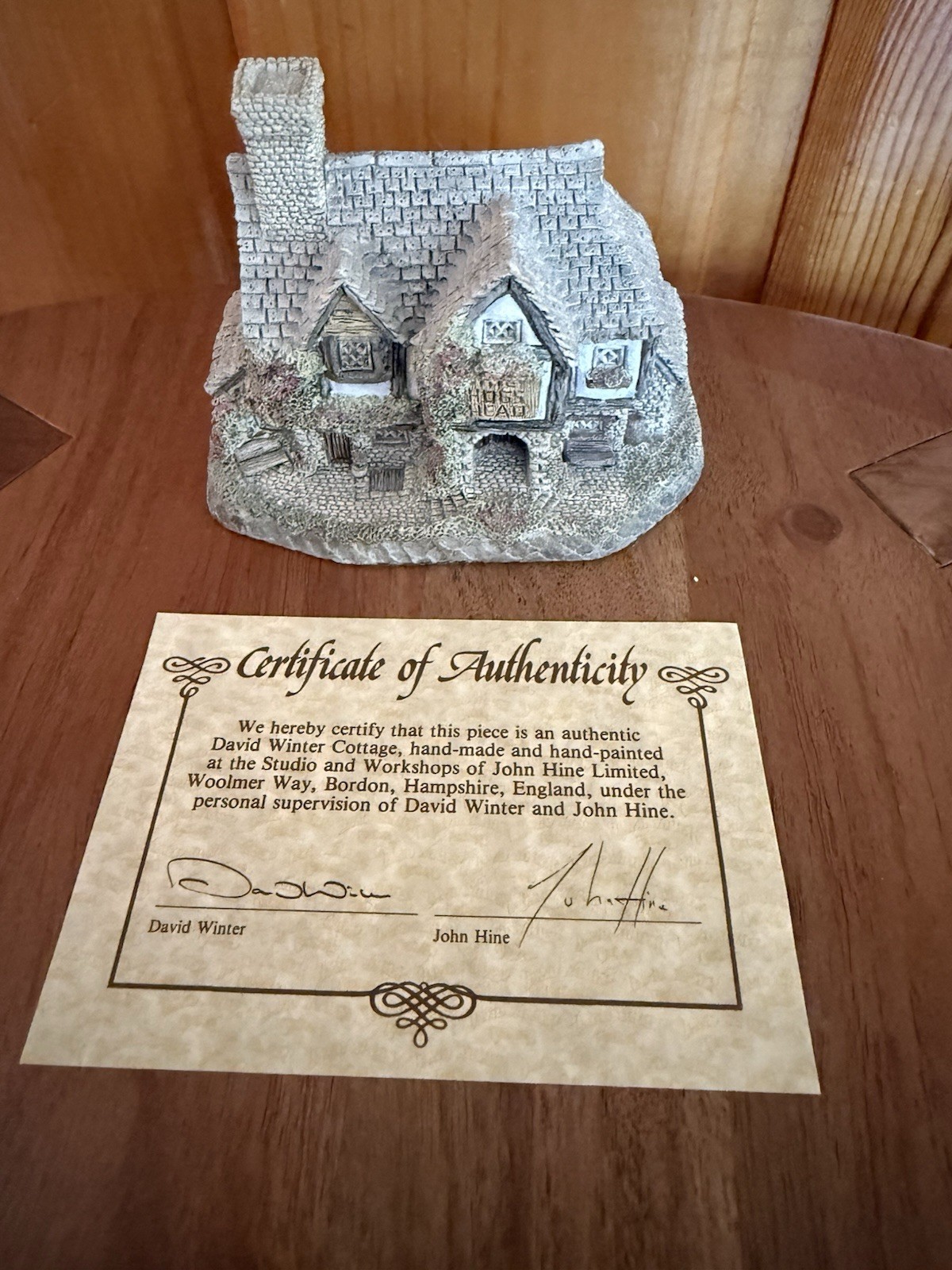 David Winter Cottage Hogs Head Beer House 1985 Made In Britain Hand Painted COA!