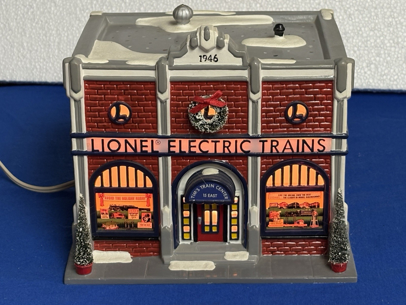 Department 56, Lionel Electric Train Shop #54947, With Light, Original Box