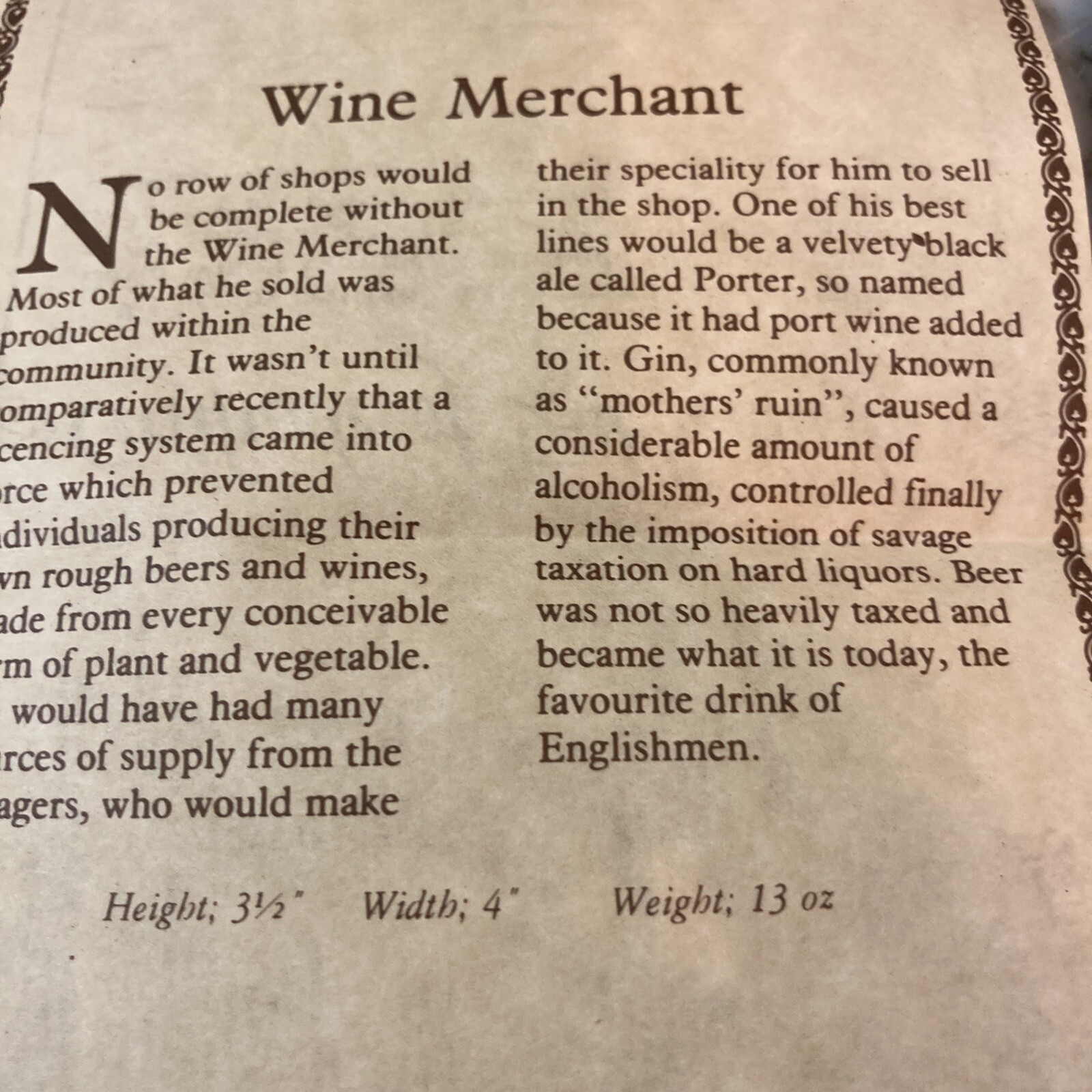 David Winter Cottage “Wine Merchant” 1980 Original Box & Certificate Vintage
