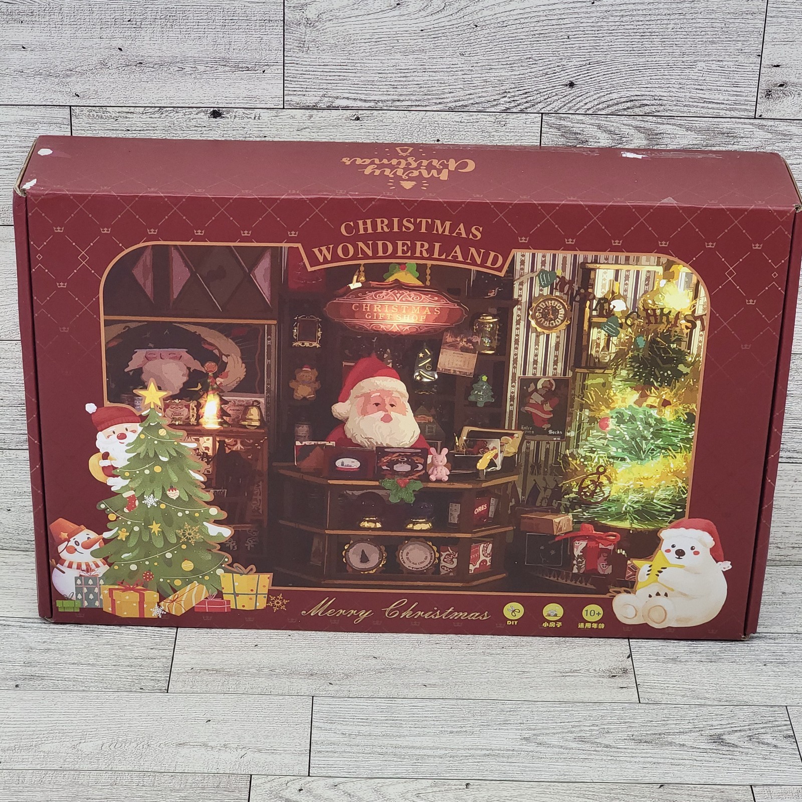 DIY House Christmas Wonderland Santa ET001-A Dollhouse Miniature LED NEW SEALED