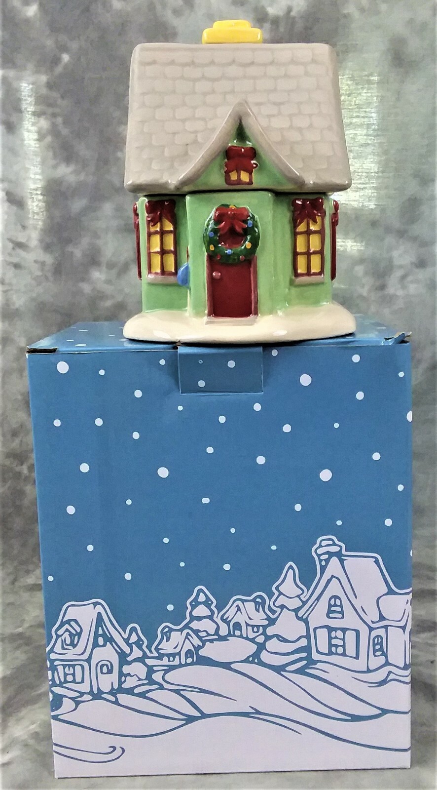 TEMPTATIONS “VILLAGE” CHRISTMAS HOUSE 8 OZ. LIDDED CERAMIC RAMEKIN ORIGINAL BOX