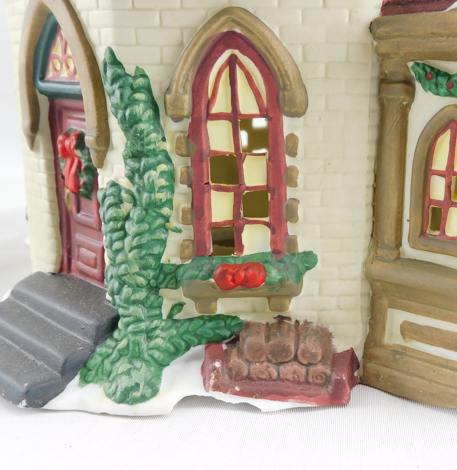Octagon Chapel Dickens Collectables Christmas Village Lighted Porcelain 10″H