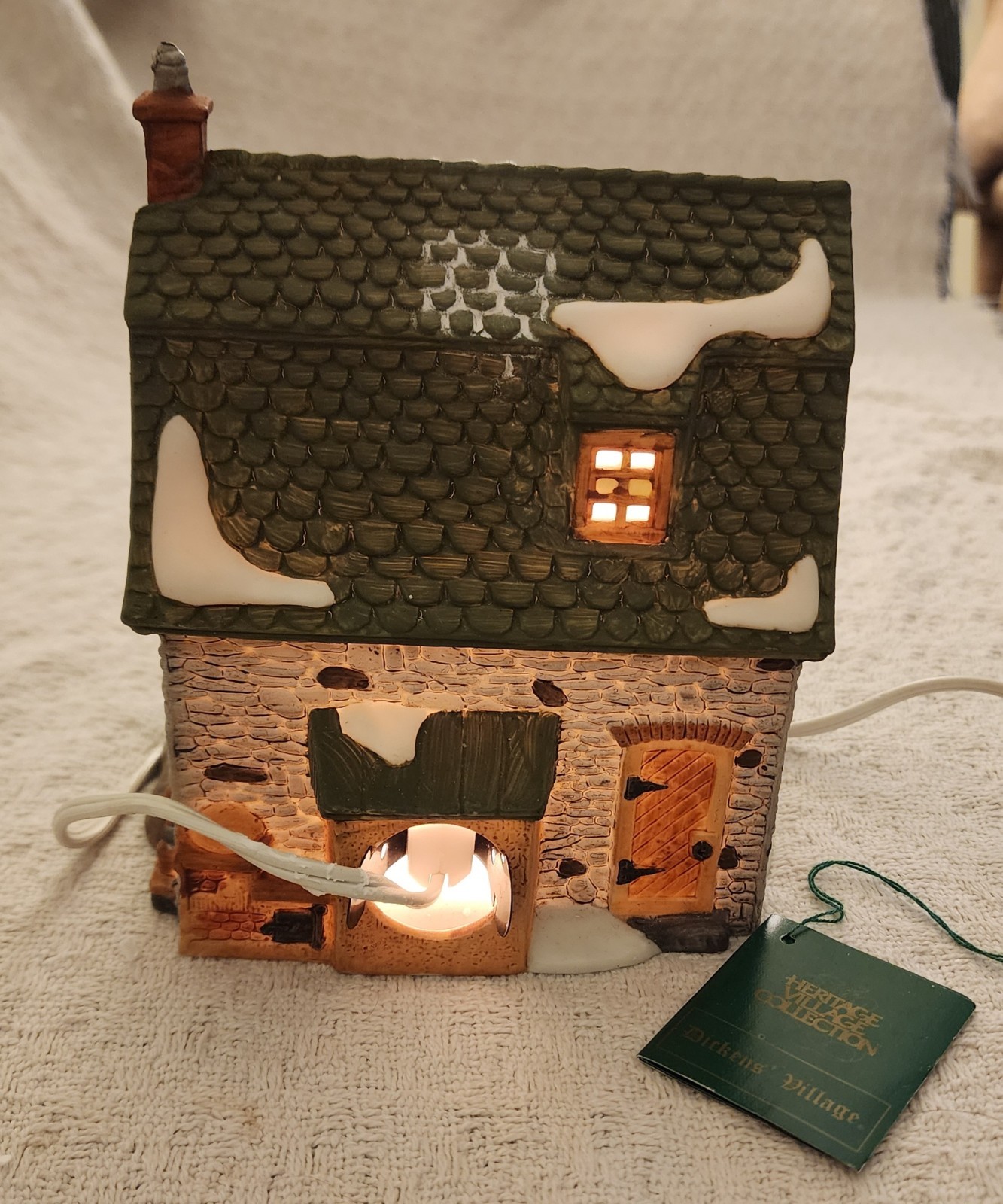 Department 56 Christmas Village Dickens’ Series White Horse Bakery With Box