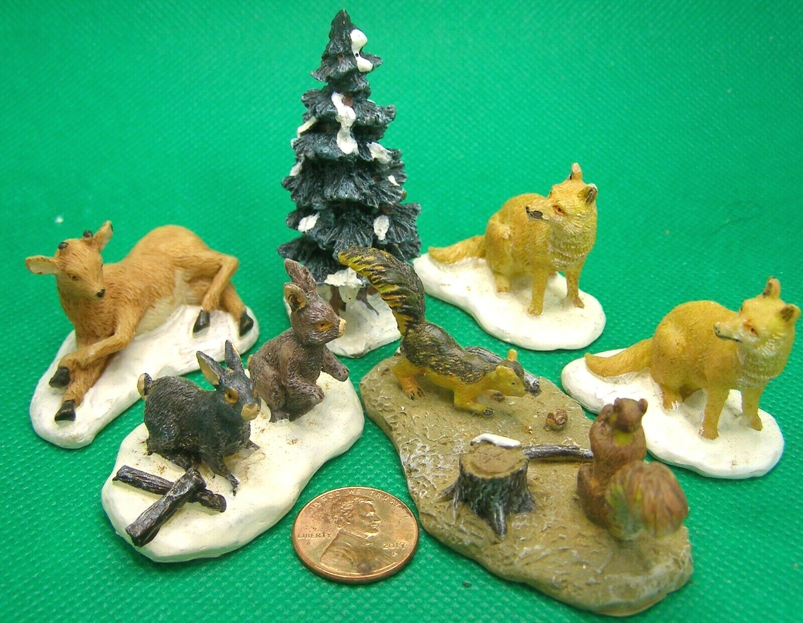 Unknown Brand Five Forest Animals & Tree Miniatures ZKT