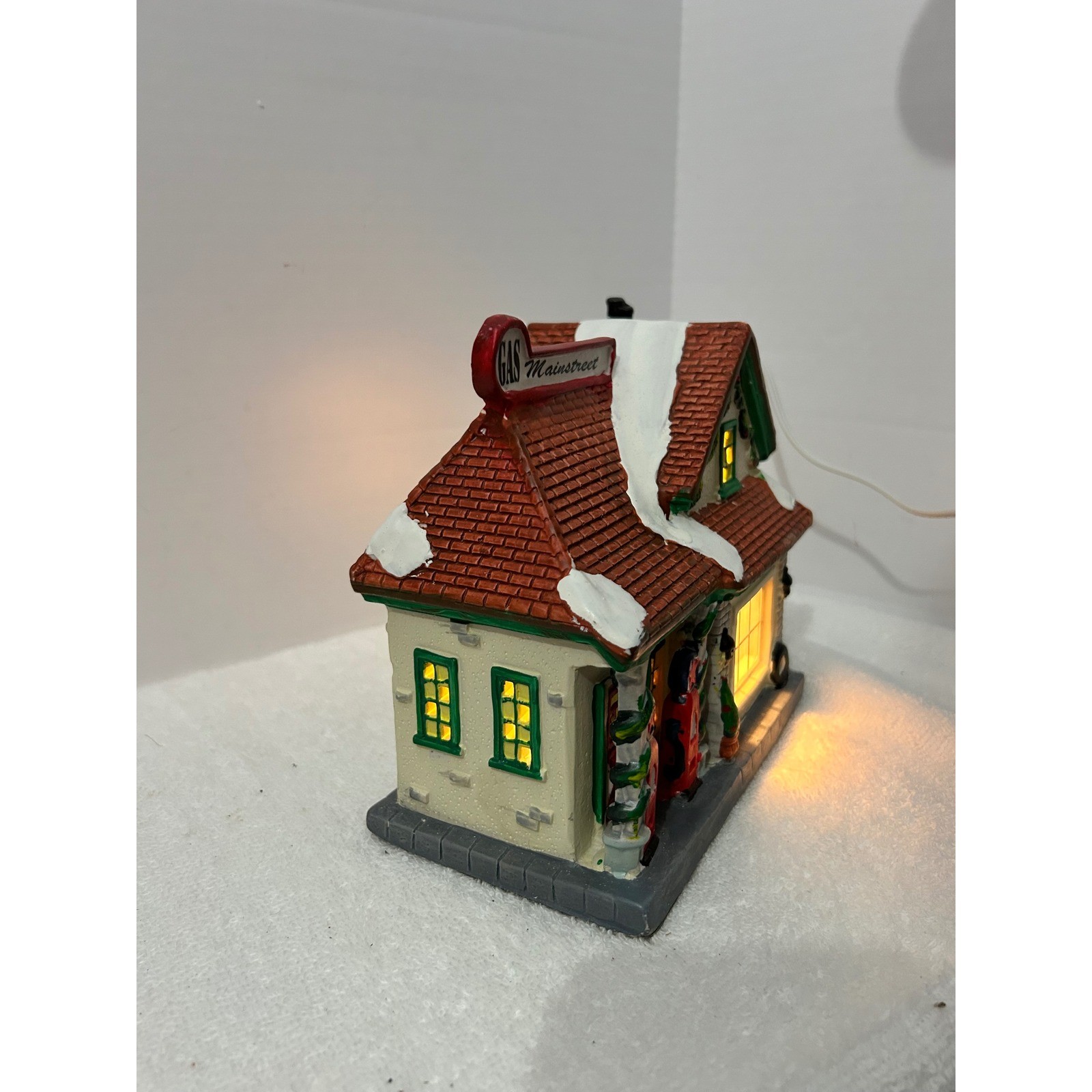 Victorian Traditions Gas Station Mainstreet Illuminated Porcelain Village House