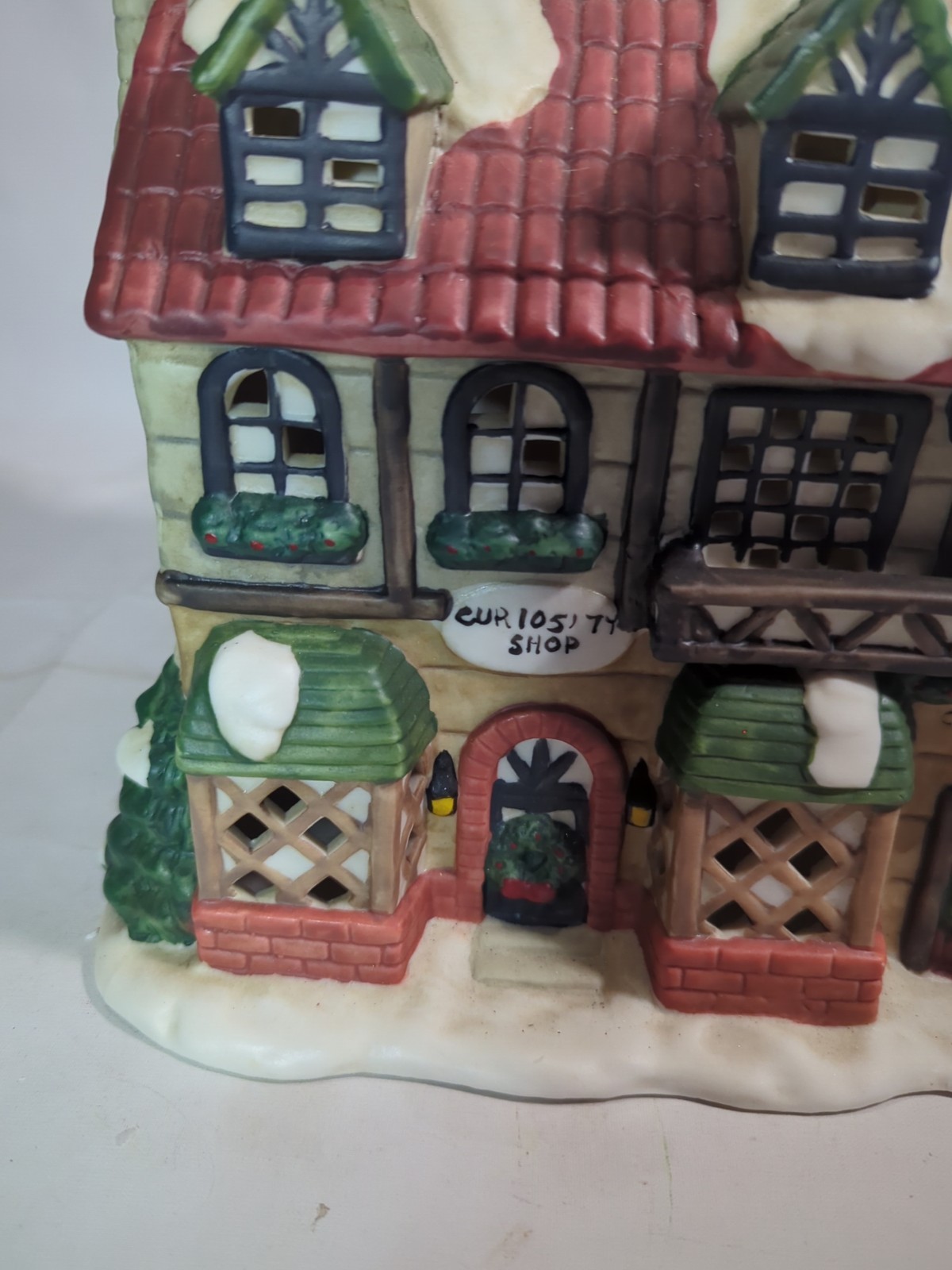 *Read* VTG Village Square Tenth Anniversary Lighted Curiosity & Cobbler Shop D10