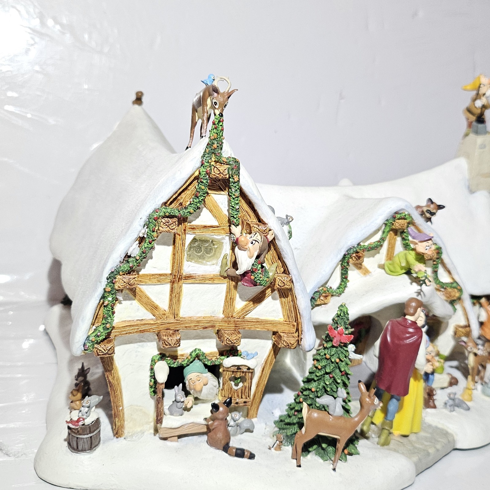 Disney Snow White Seven Dwarfs Cottage Lighted Ceramic Christmas Village