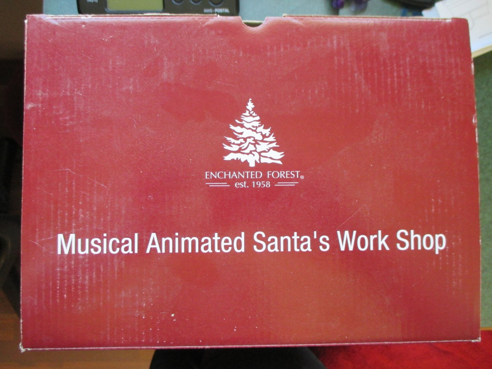 Enchanted Forest™ Musical Animated Santa’s Work Shop 289-0635 – LED – 8 songs