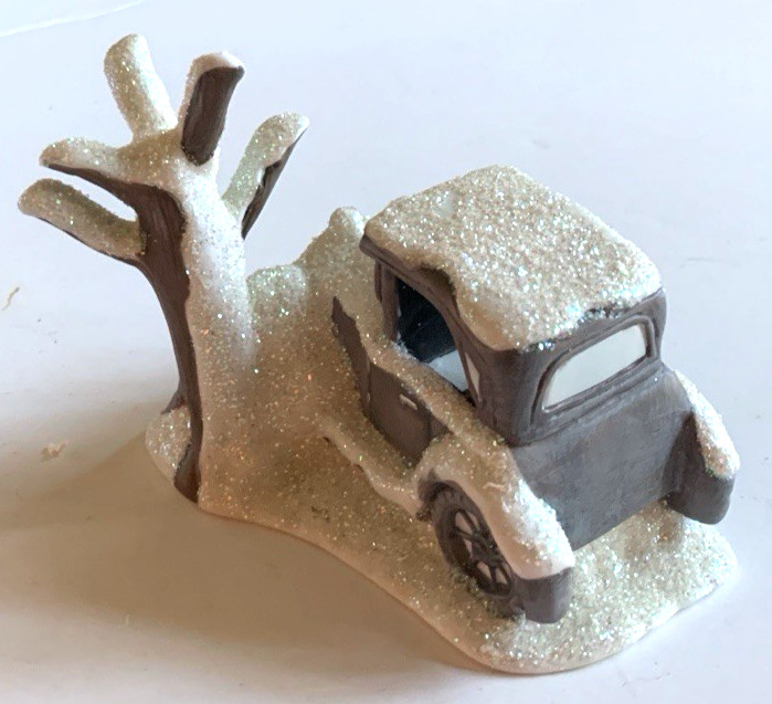 Enesco It’s A Wonderful Life Illuminated Village George Bailey’s Car Crash Tree