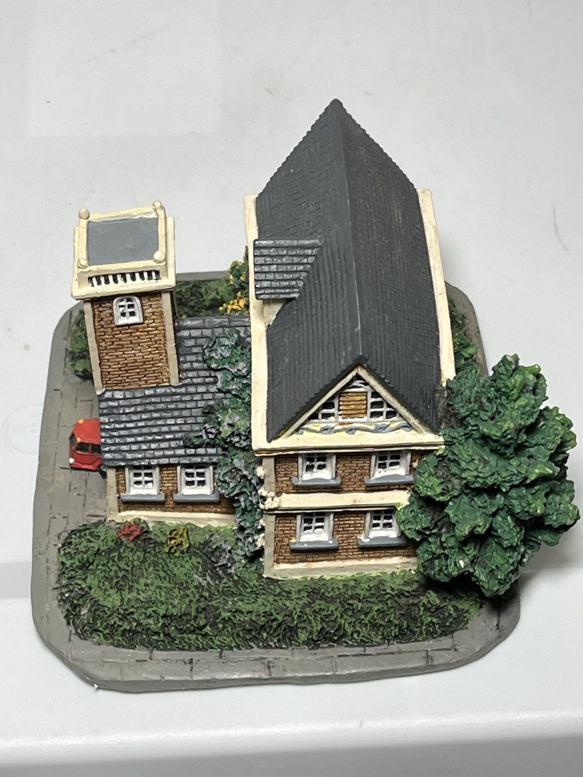 Vtg 1994 Santa’s Best Christmas In New England Village Fire Station 3-1/2” Resin