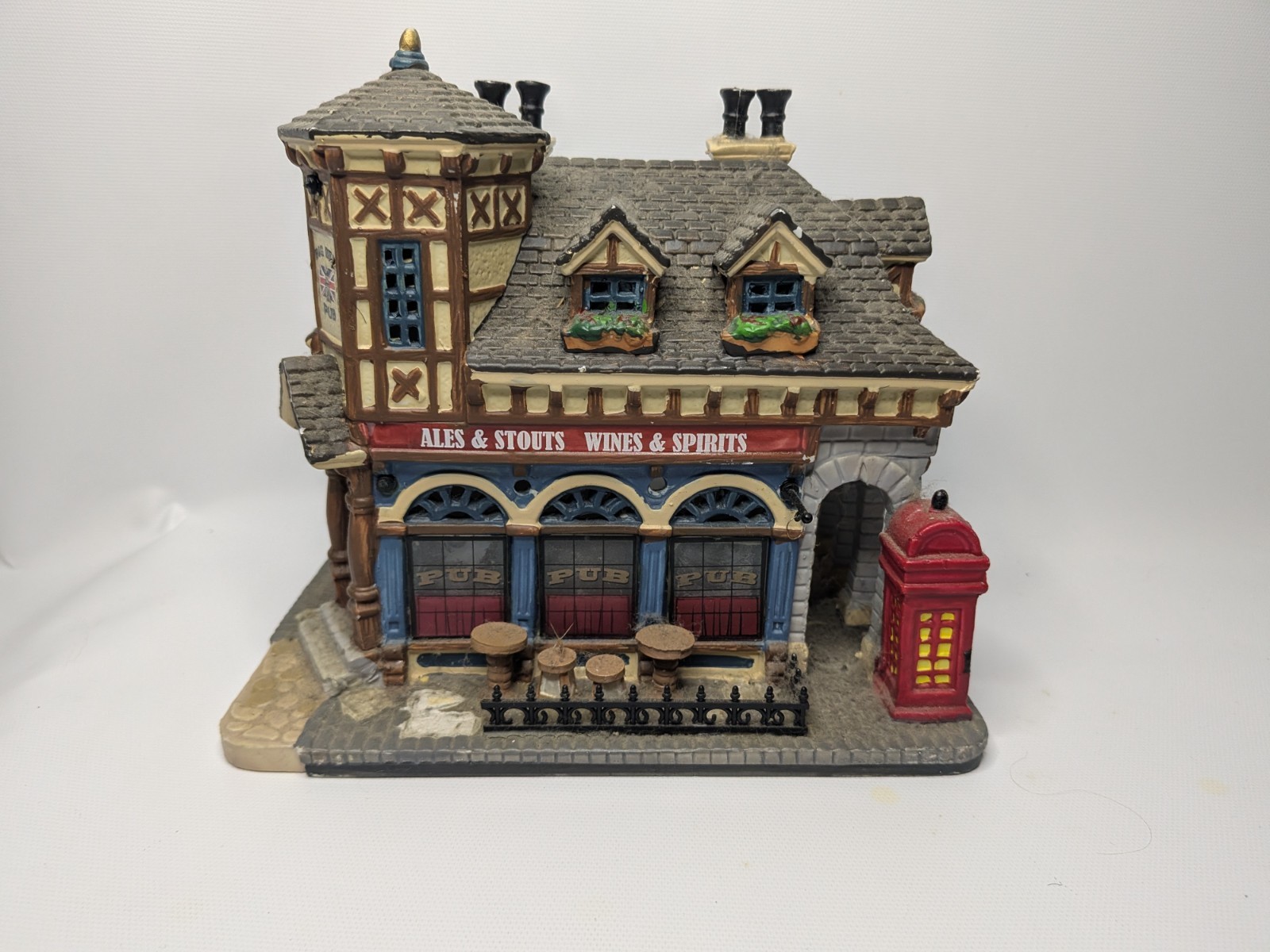 Retired LEMAX BIG BEN PUB Ales, Stouts, Wines & Spirits 2012 #25339 Christmas