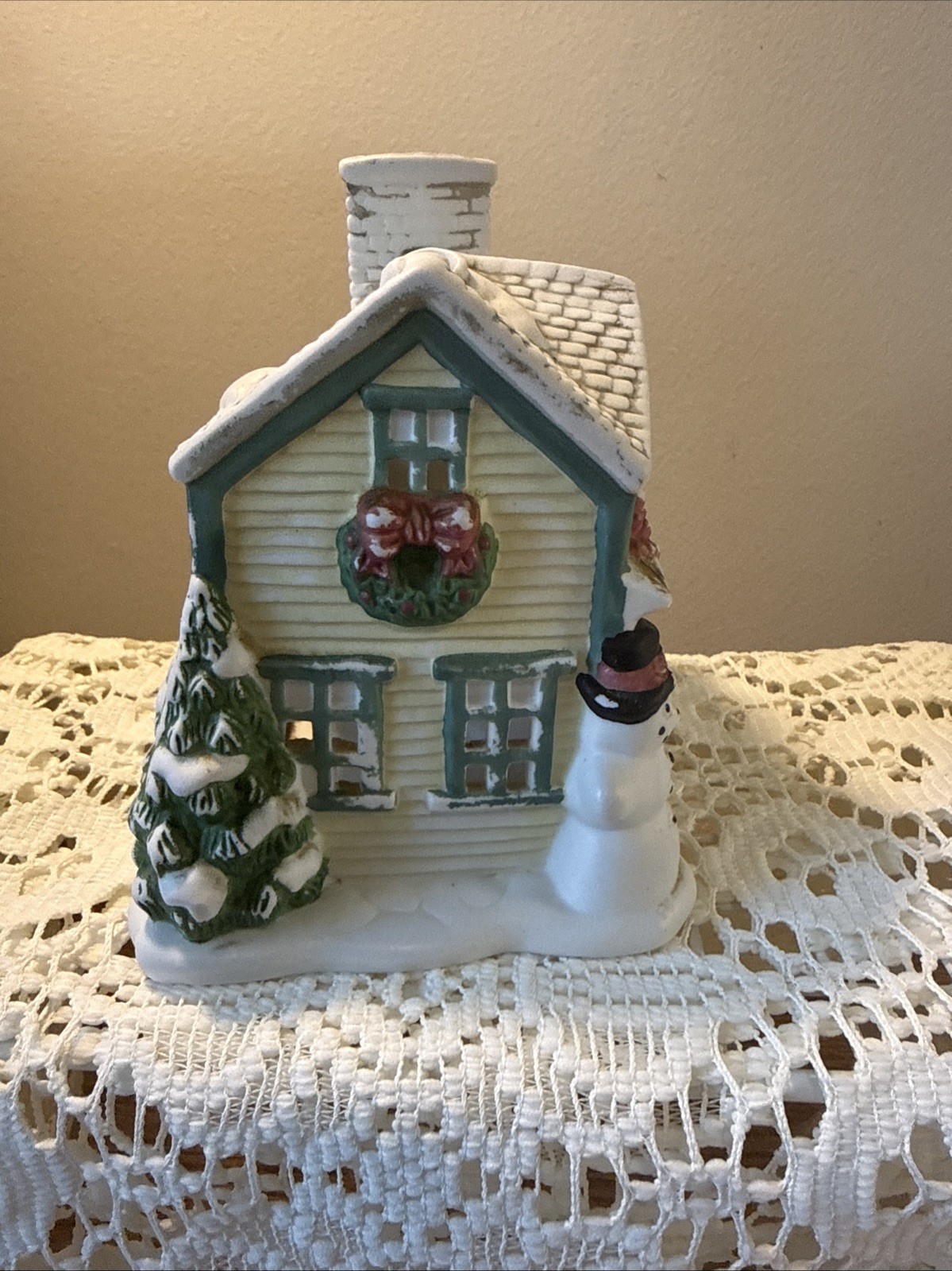Partylite Toy Shop Snow Village Christmas House w/ Tree Snowman Teddy Bear Horse