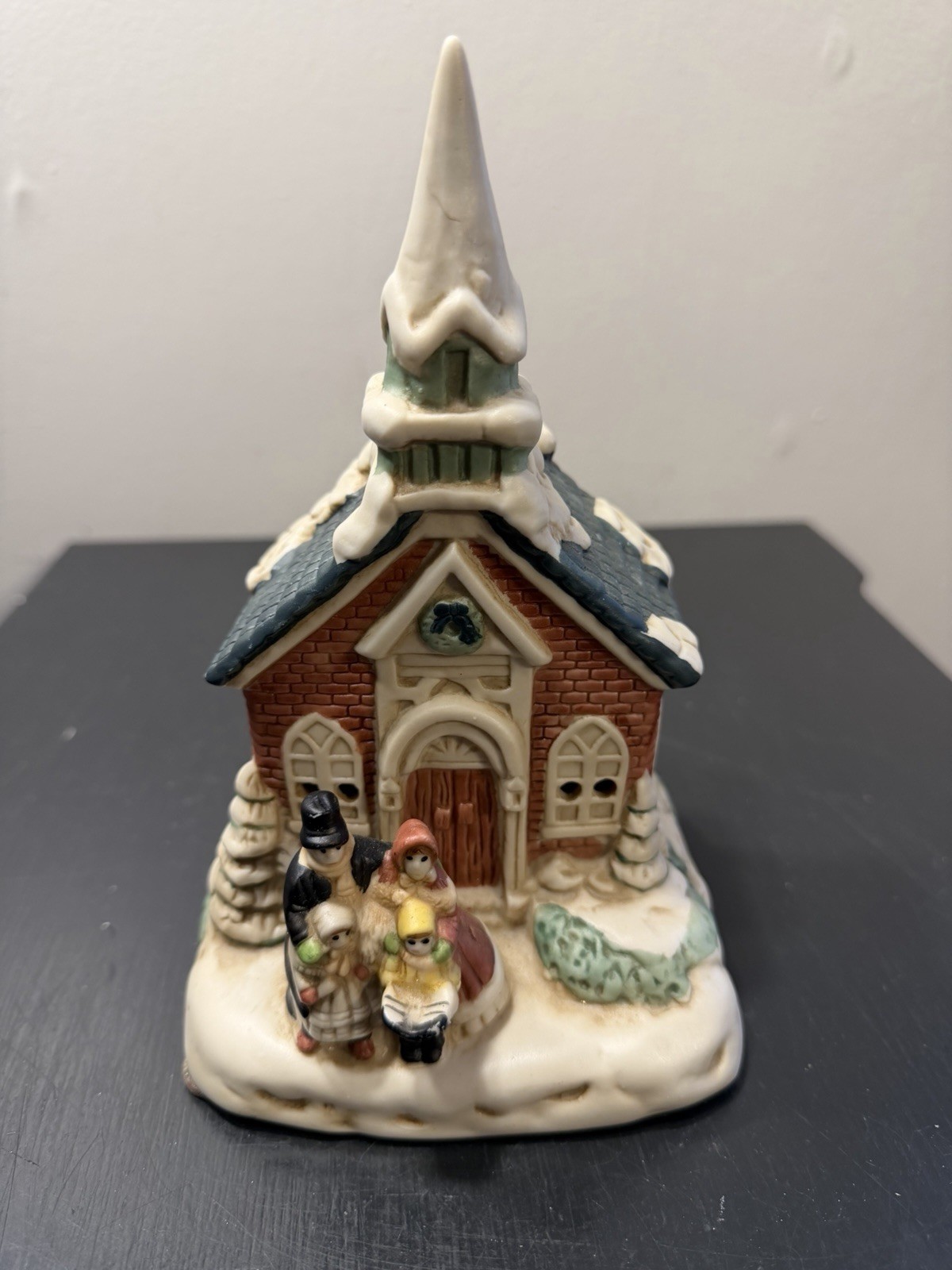VTG 1990’s Brinn’s Glass Porcelain Musical Church Village 12 Days Of Chrismas