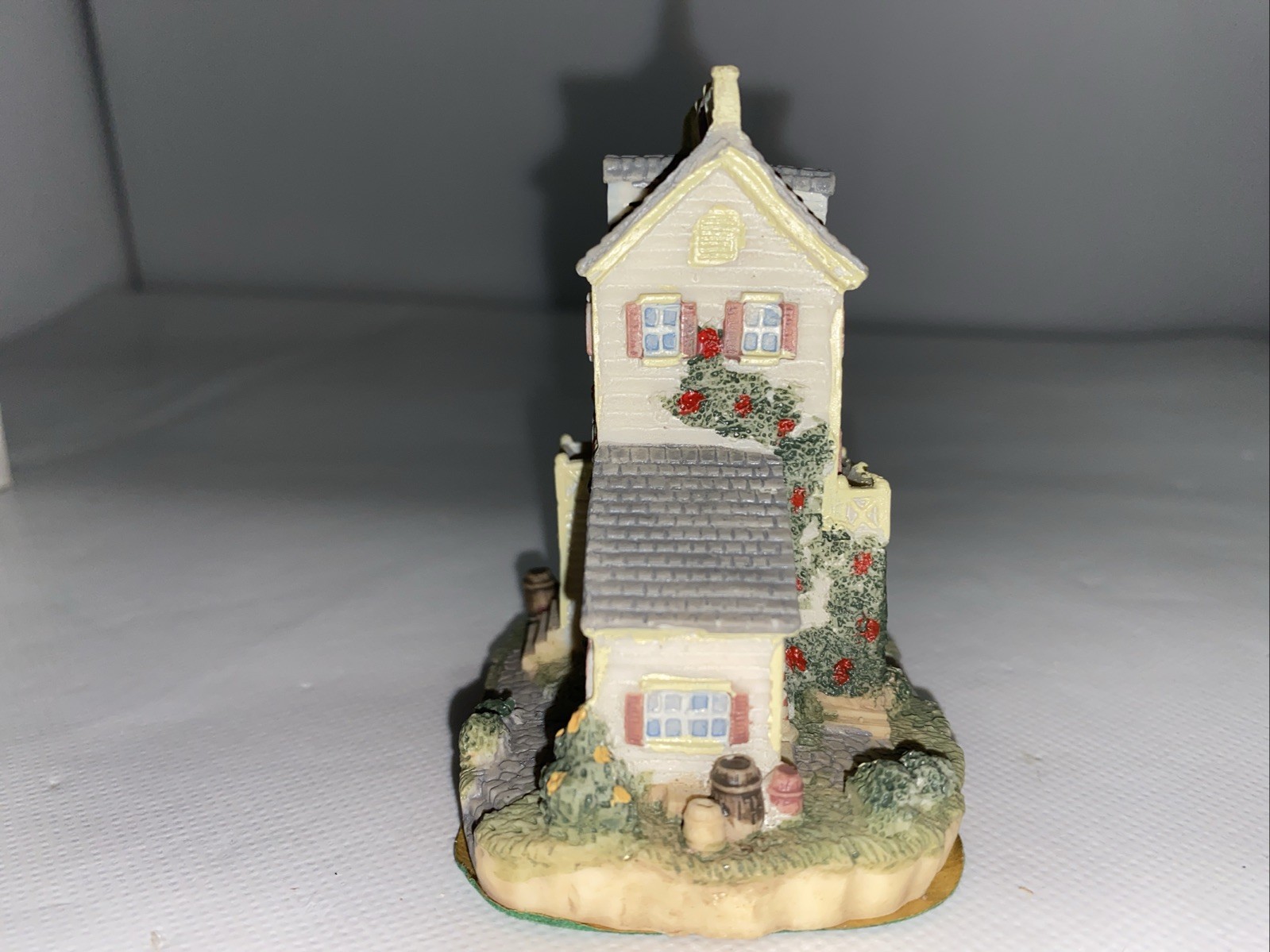 New Open Box Vintage Liberty Falls Gold Nugget Tavern 1993 AH28
