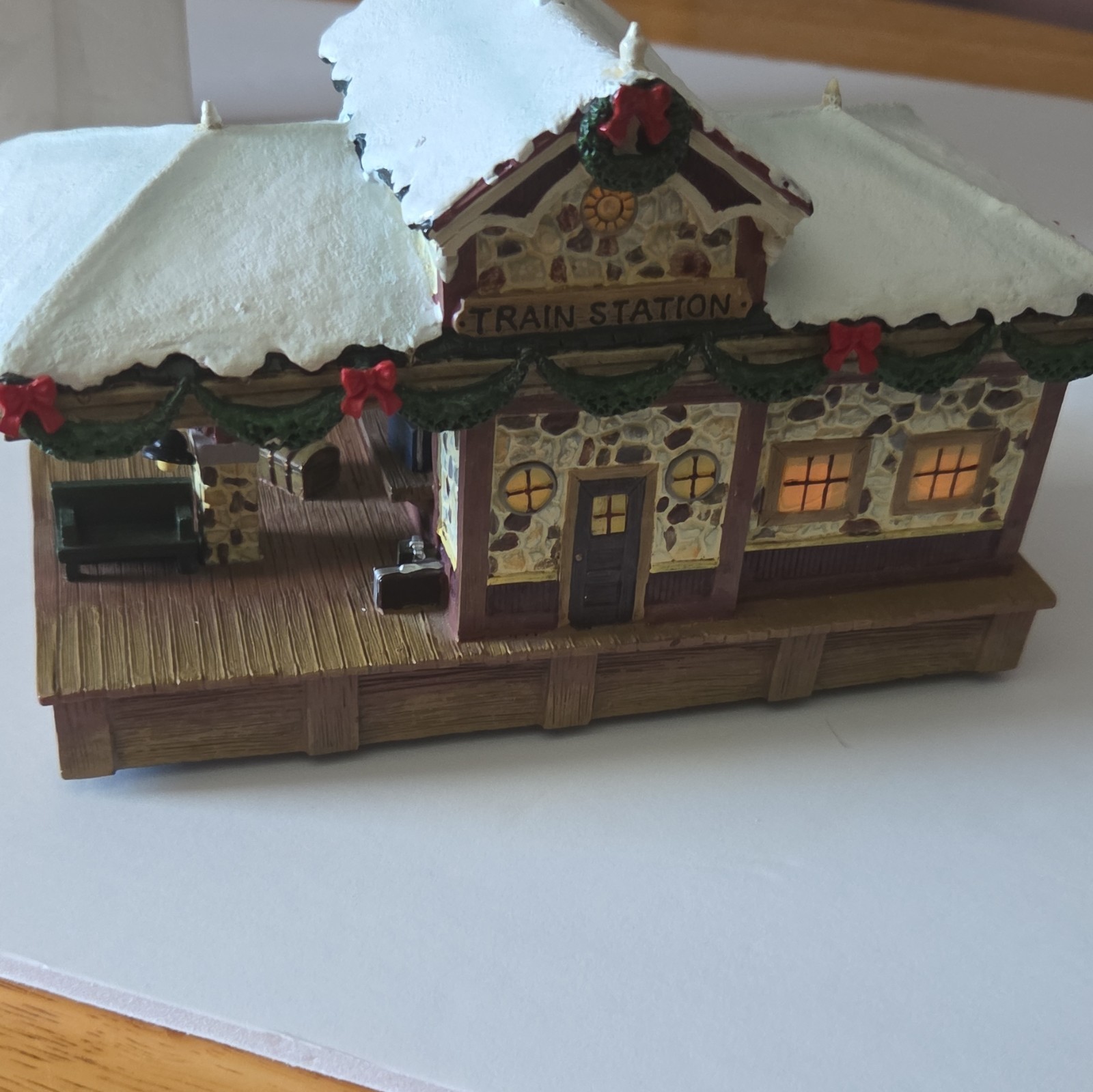 Hawthorne Village Thomas Kinkade Village Illuminated Train Station Resin 2008