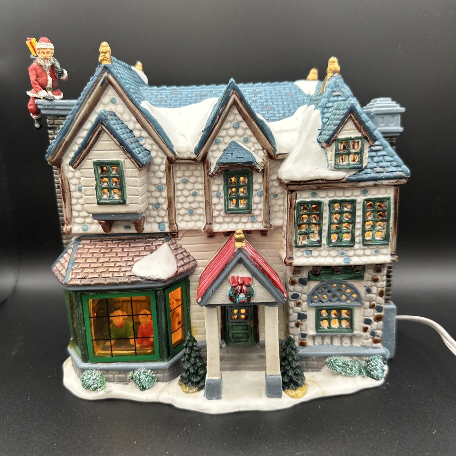 Lemax “Waiting for Santa” Caddington Village LED lighted 2000 Retired 7.5×7.5×4”