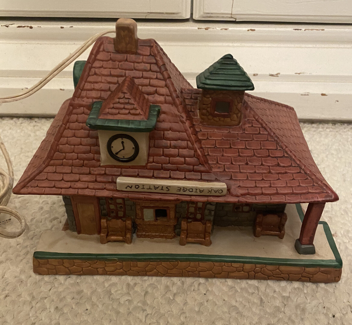 Christmas Village Oak Ridge Station Hand Painted Porcelain Lighted House Franks