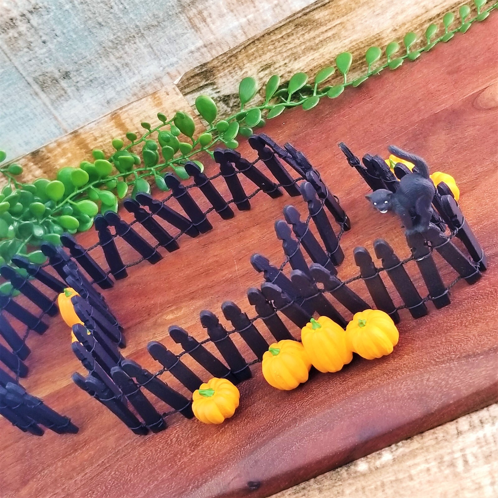 Vintage Dept 56 Village Halloween Fence Pumpkins Black Cat Set of 2 For Dioramas