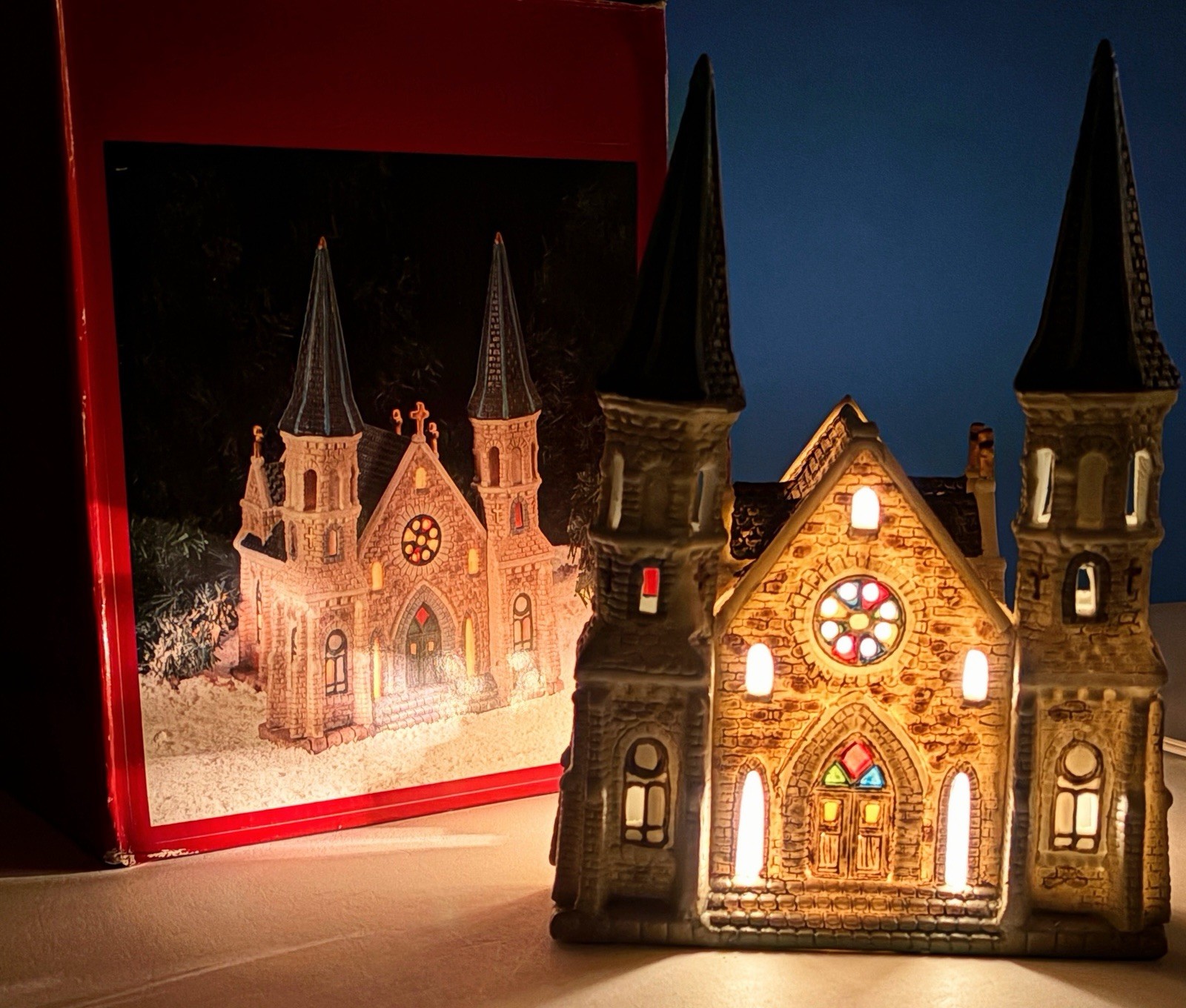 Dickens Keepsake Porcelain Lighted House Cathedral Church Snow Village Lighted