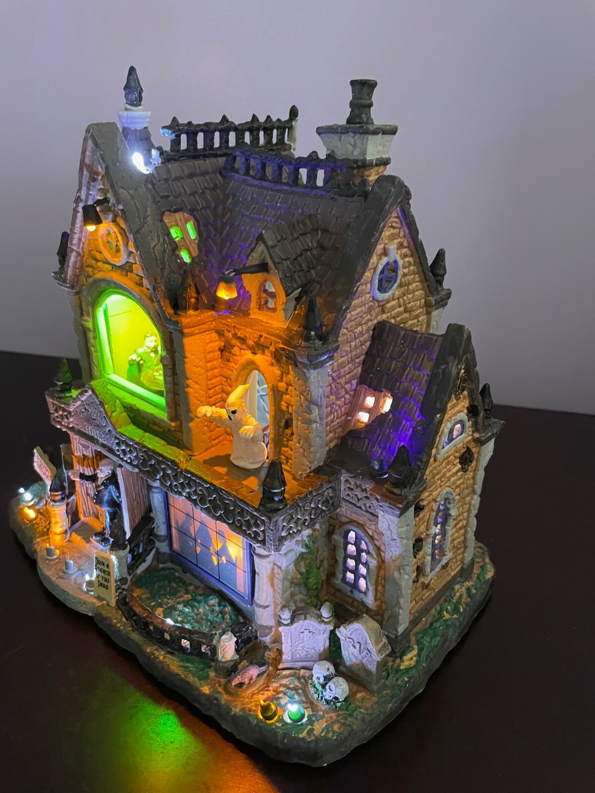 Lemax Spooky Town “Crowley Hall” Brand New, Lights, Sound, Ceramic, Rare