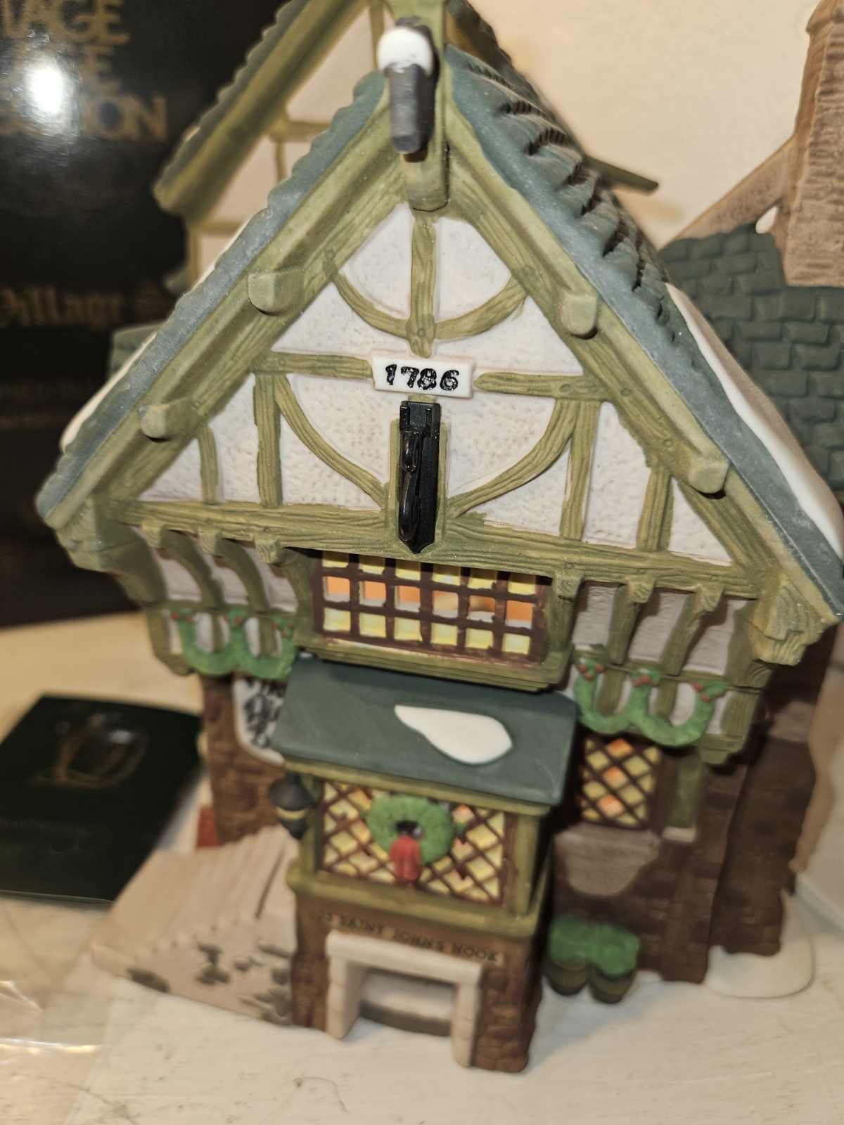 Heritage Village Collection Dickens Village Series “The Pied Bull Inn” 2nd…
